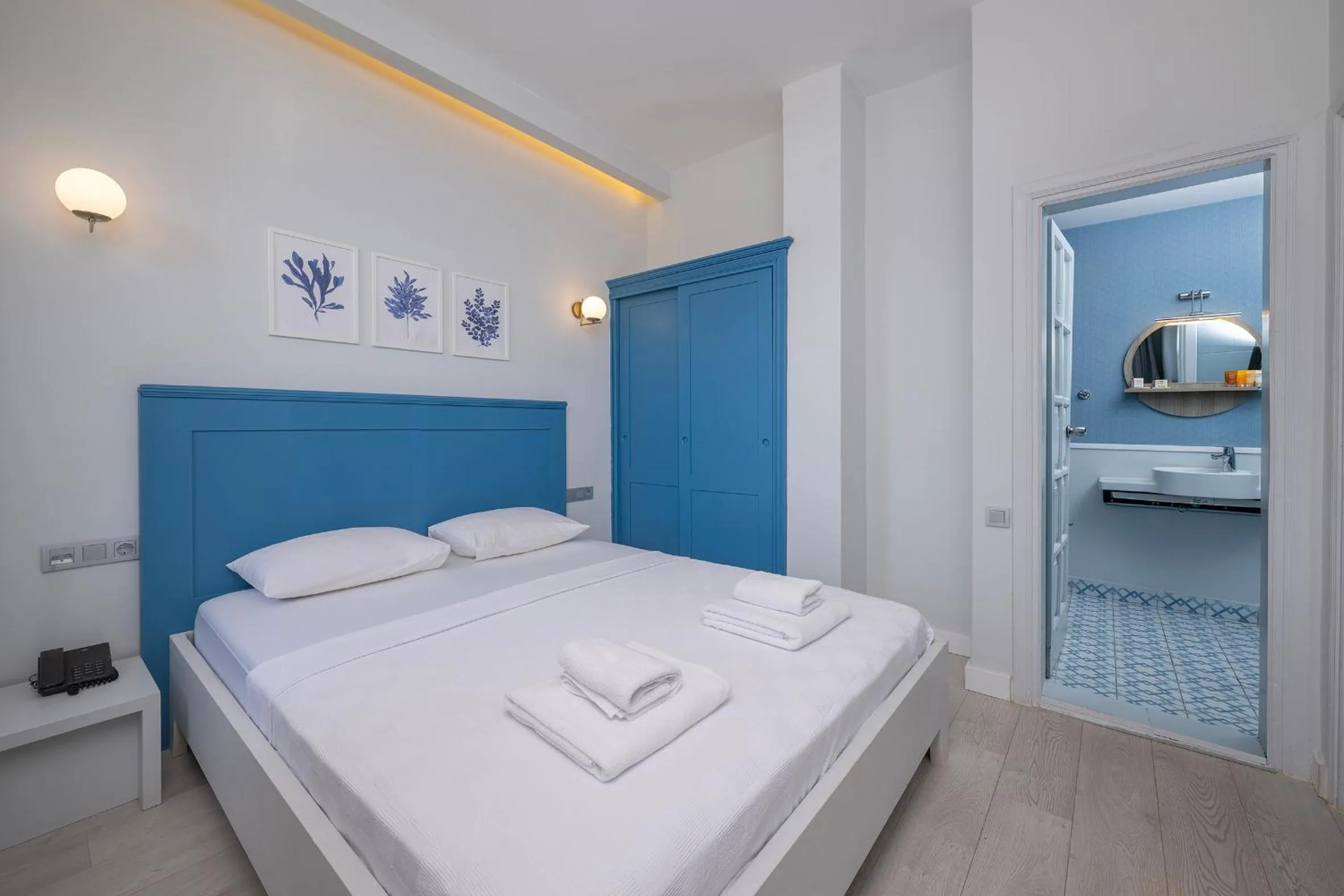 Photo of the whole room, Bed in Kas Marin Hotel