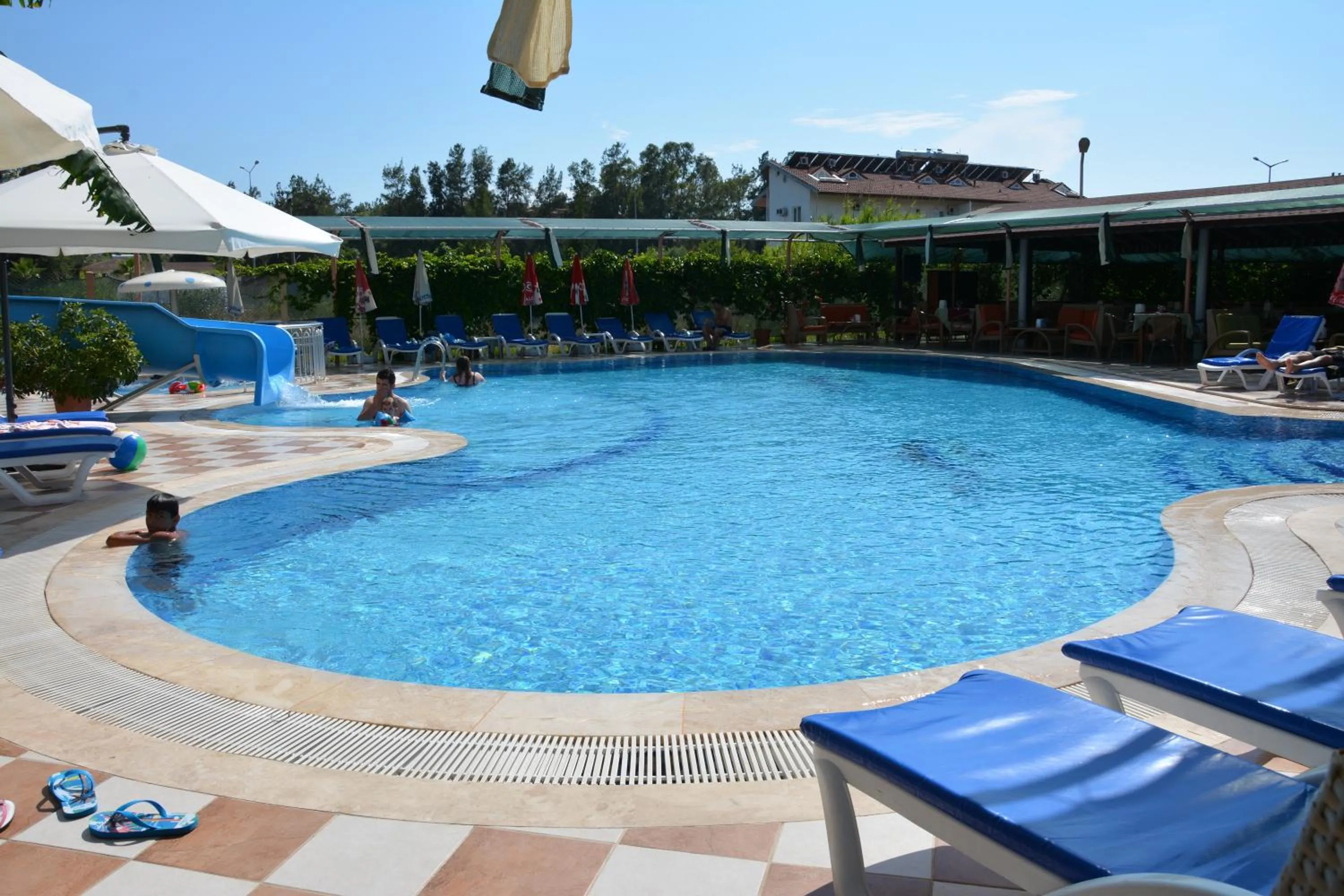 Swimming pool in Yavuzhan Hotel