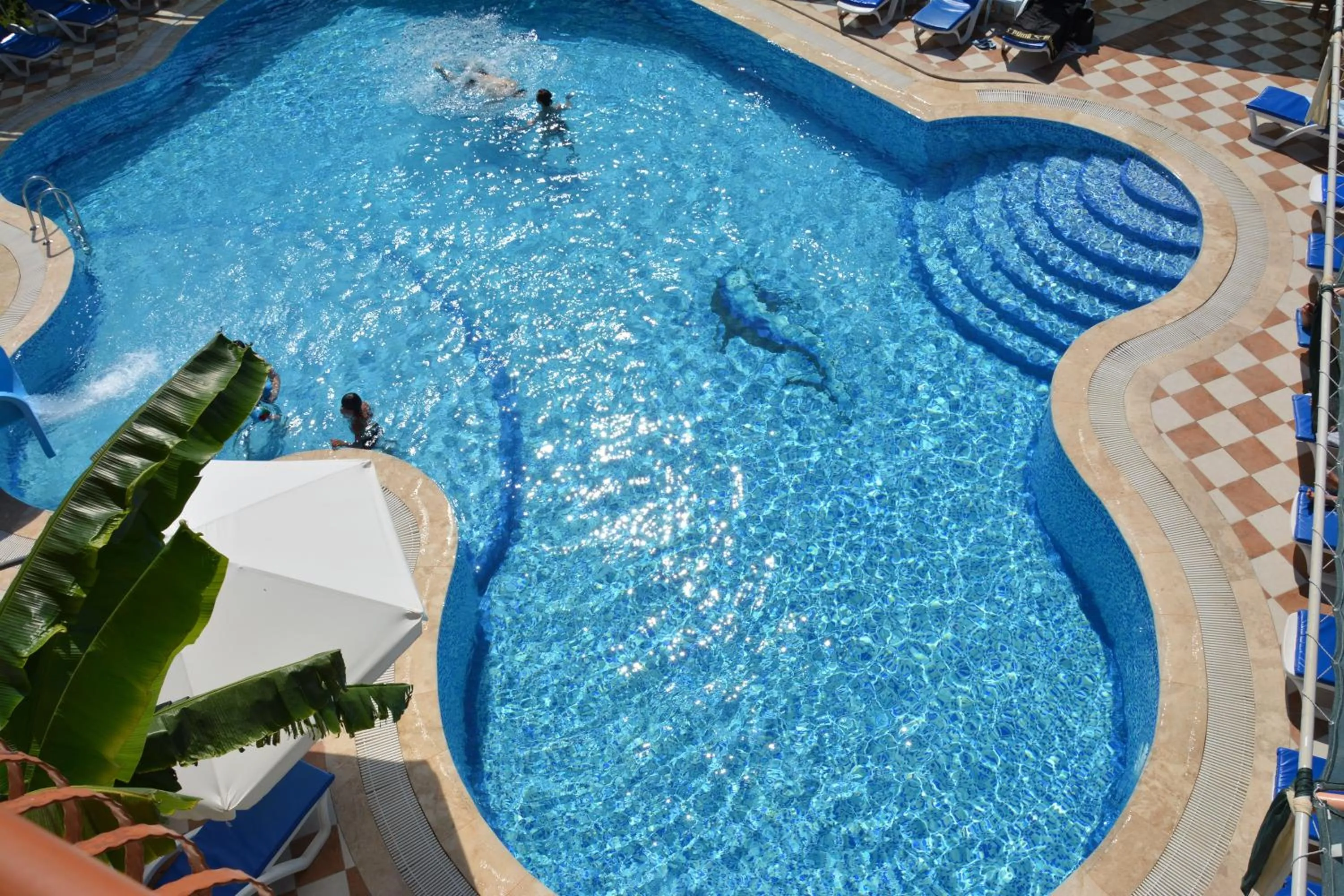 Pool view in Yavuzhan Hotel