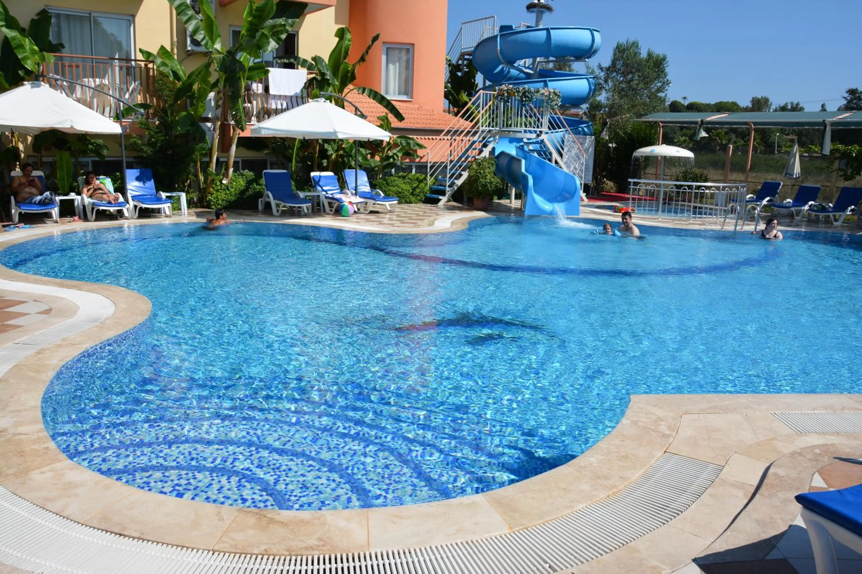 Swimming pool in Yavuzhan Hotel