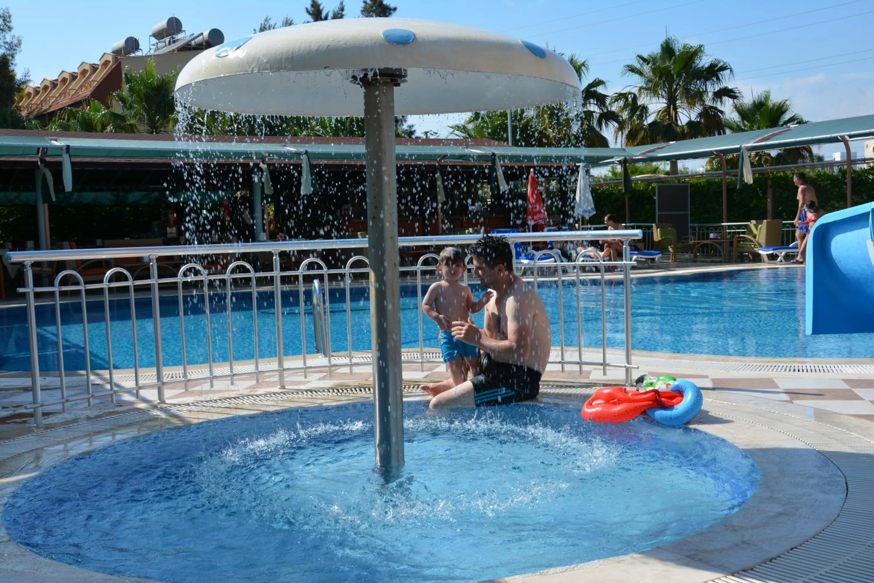 Swimming pool in Yavuzhan Hotel