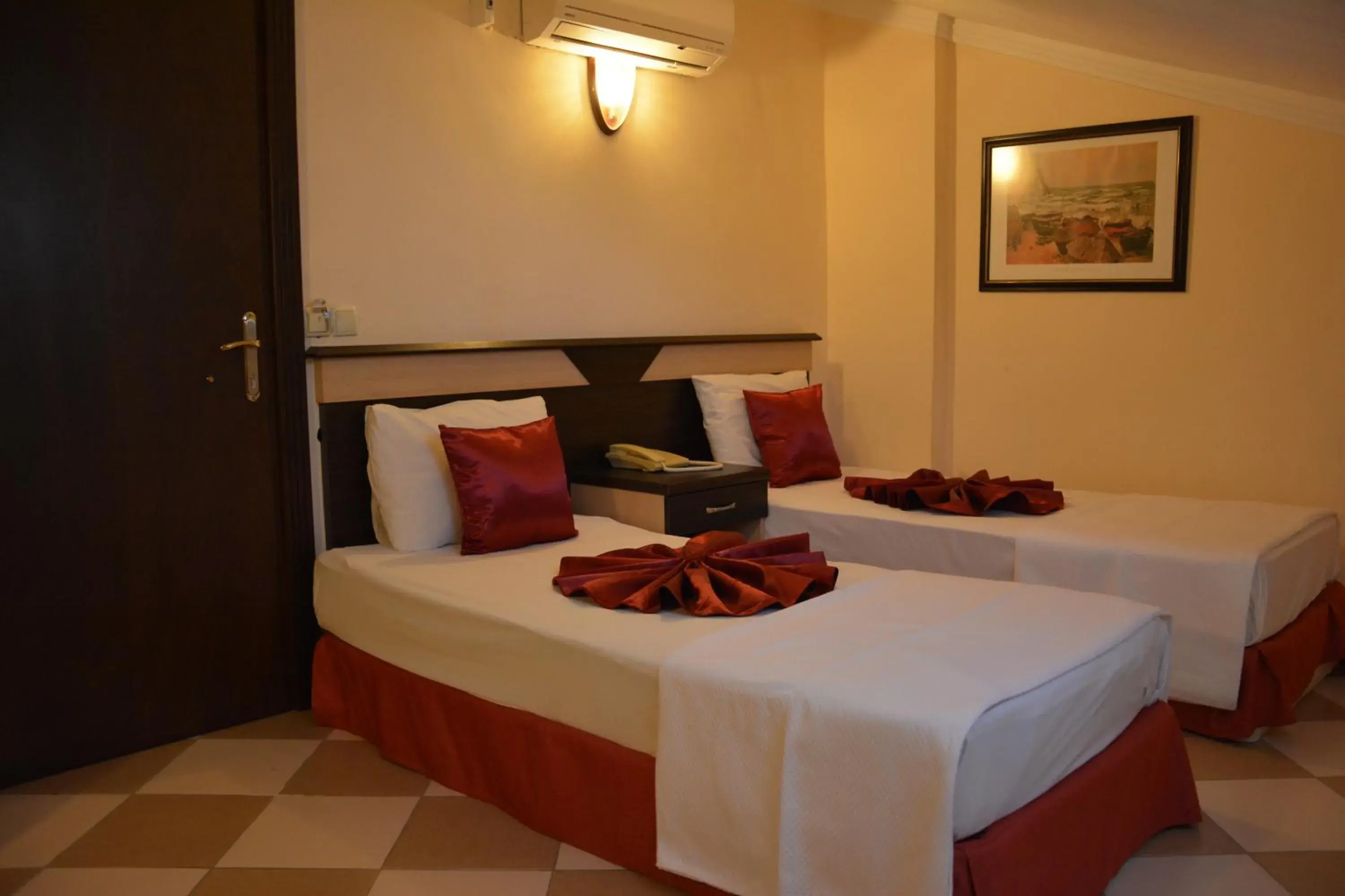 Economy Double or Twin Room in Yavuzhan Hotel Economy Double or Twin Room in Yavuzhan Hotel