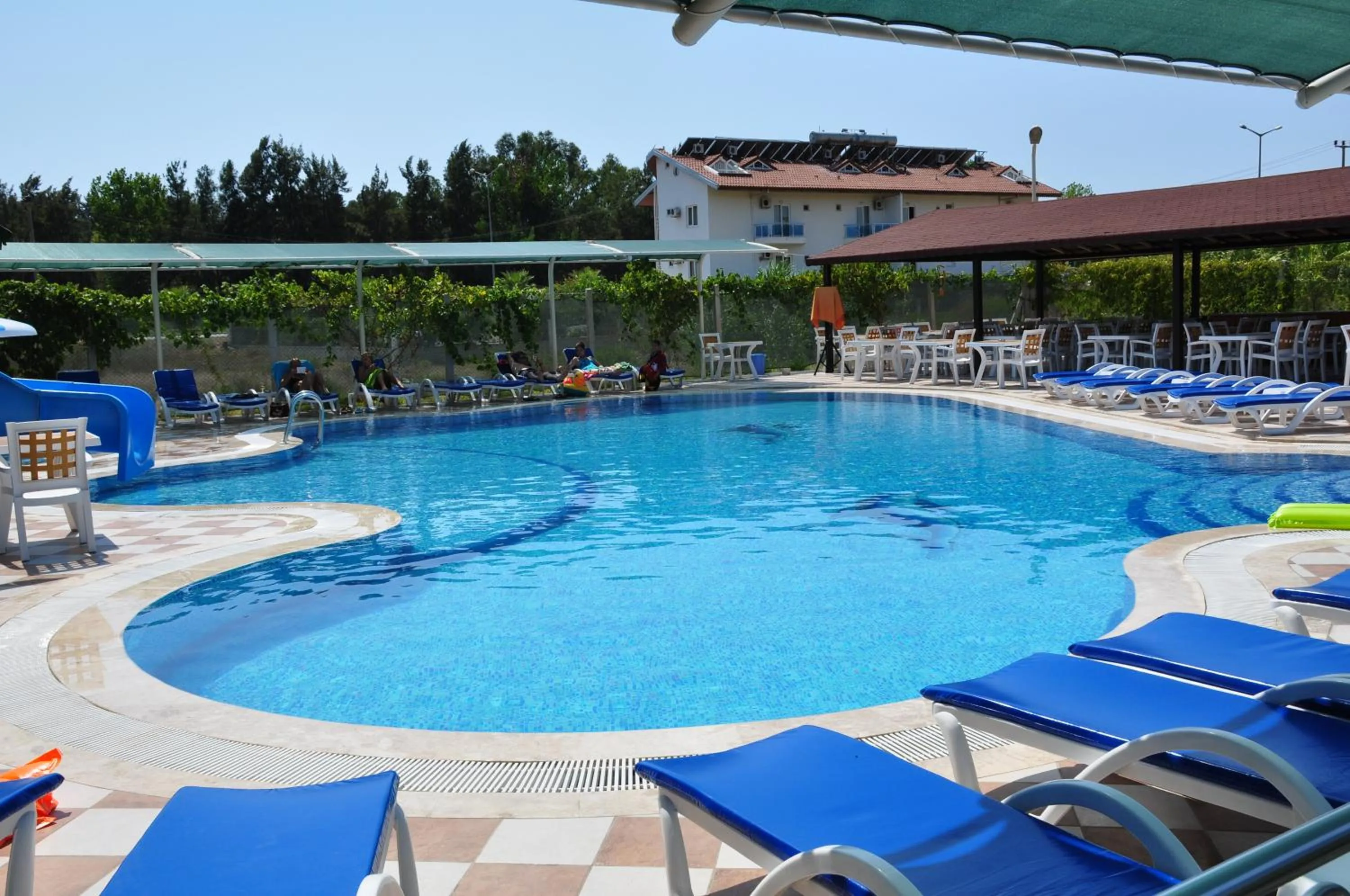 Swimming pool in Yavuzhan Hotel