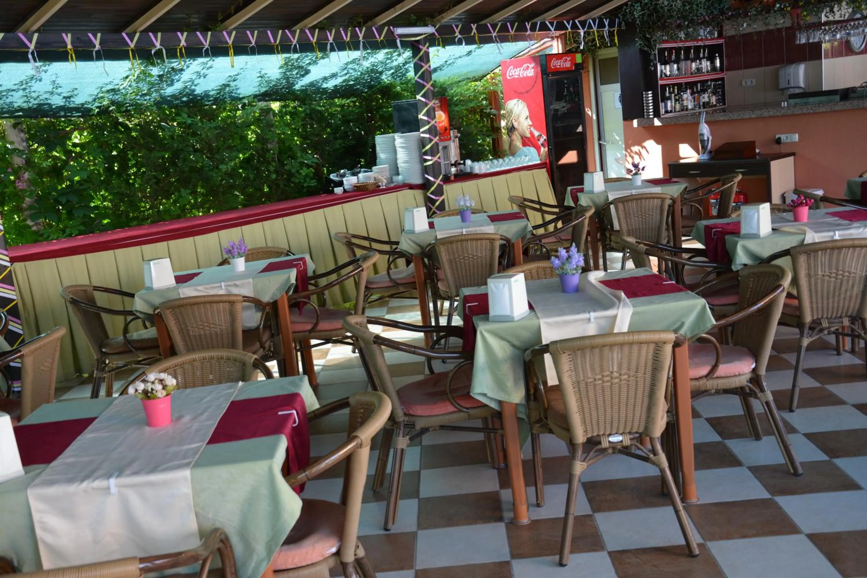 Restaurant/places to eat in Yavuzhan Hotel