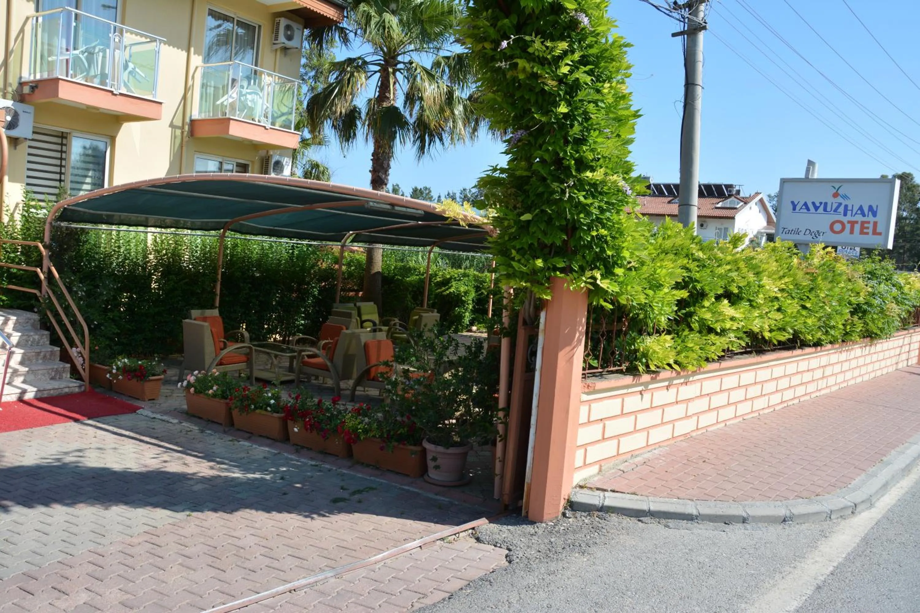Facade/entrance in Yavuzhan Hotel