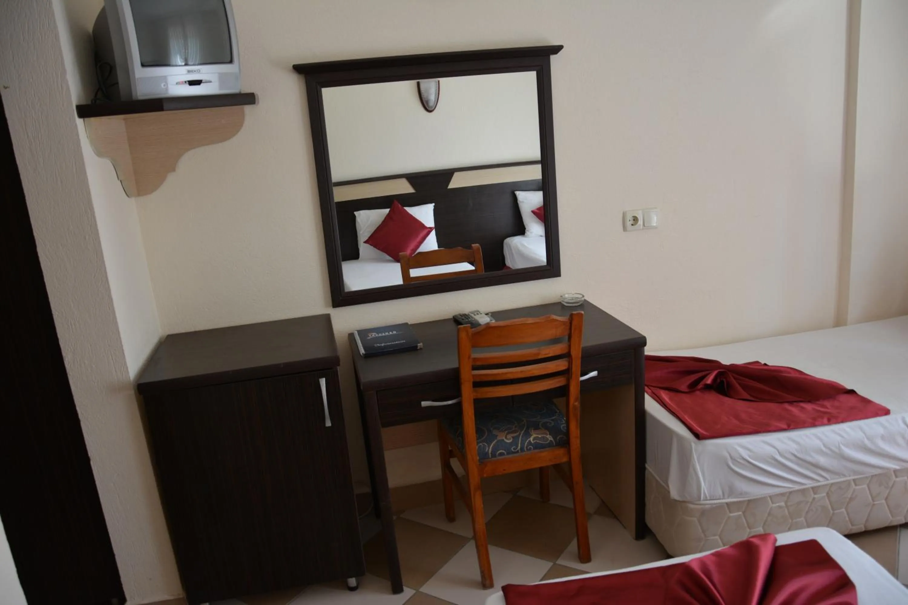 Photo of the whole room, Bed in Yavuzhan Hotel