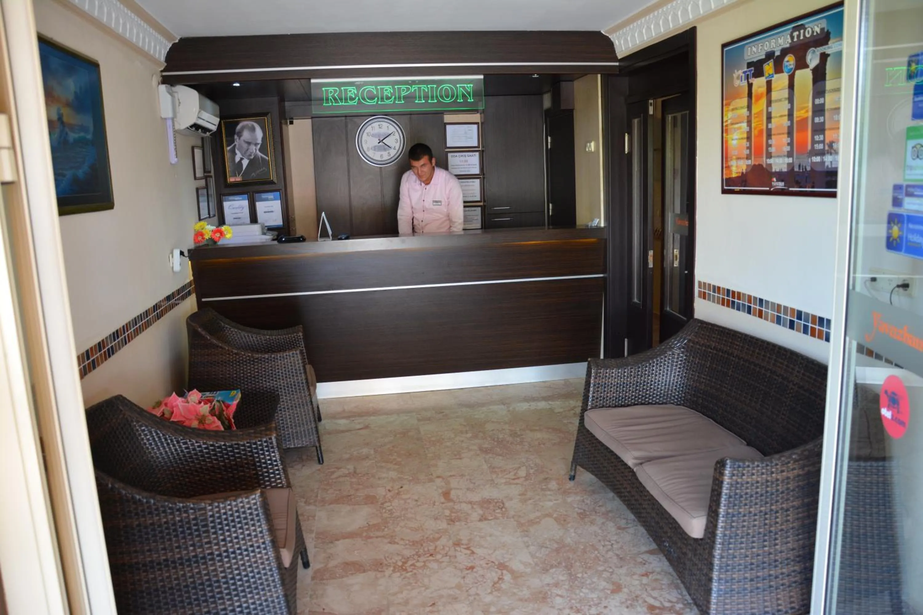 Lobby or reception in Yavuzhan Hotel
