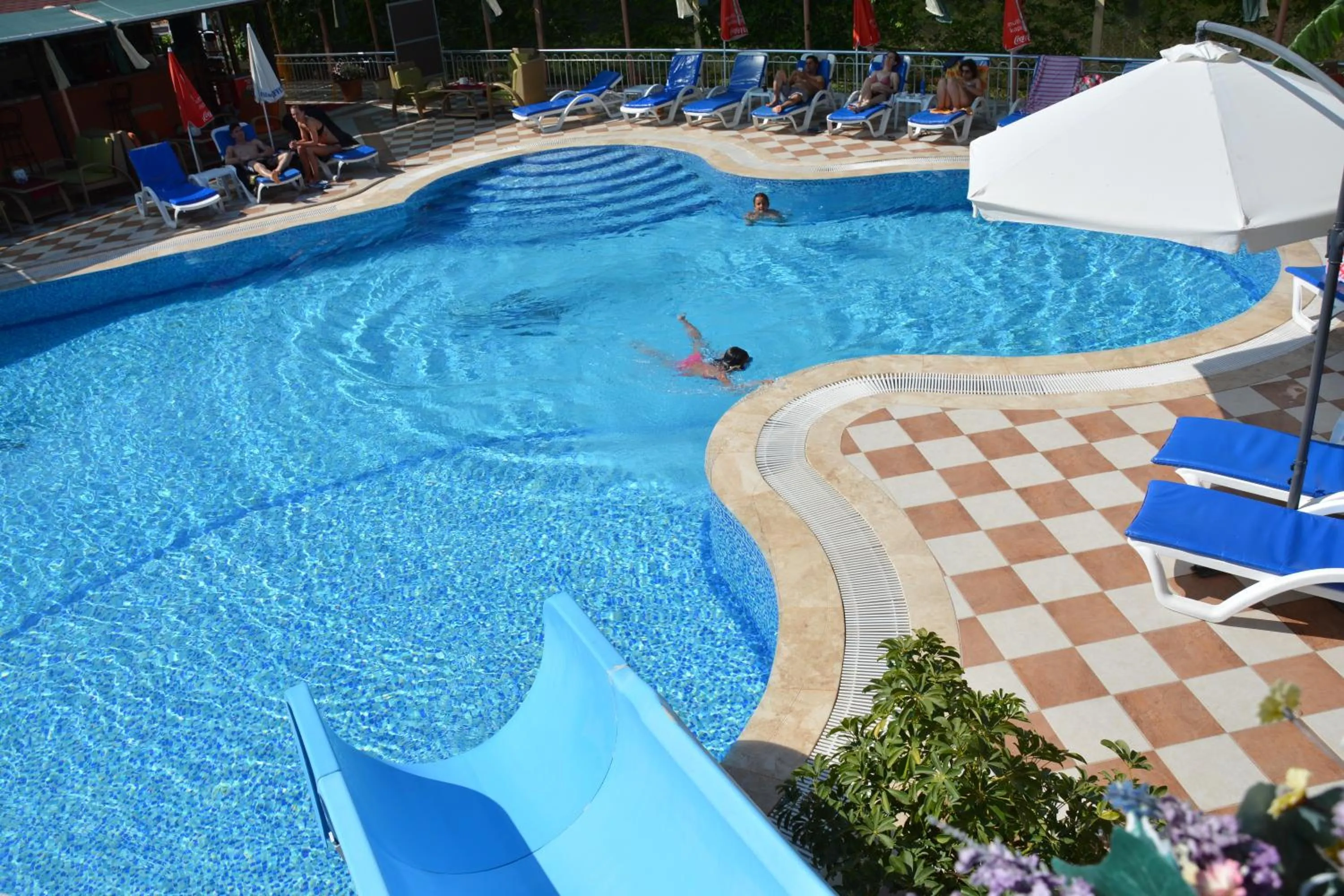 Swimming pool in Yavuzhan Hotel