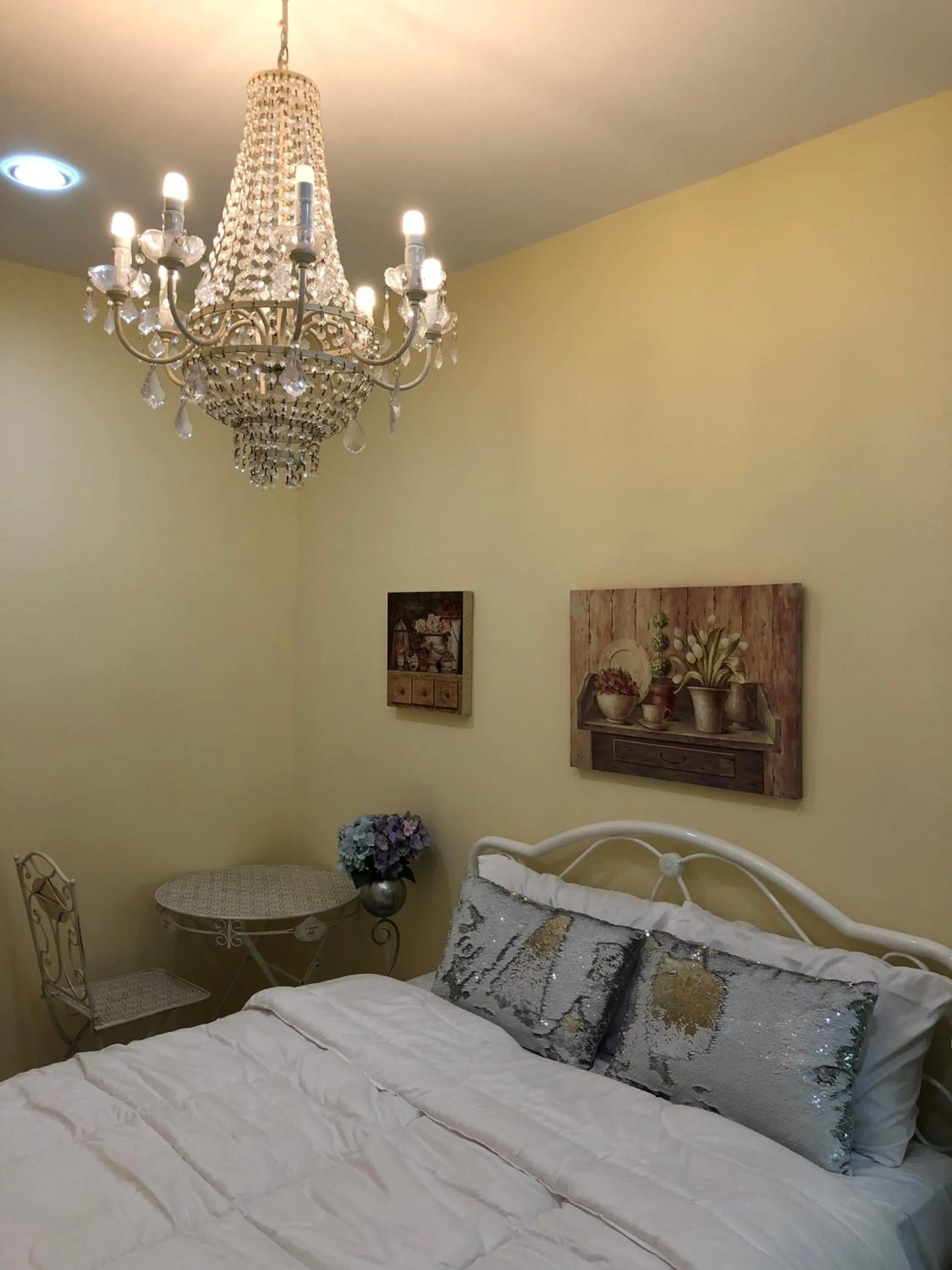 Bedroom, Bed in AAM Hotel