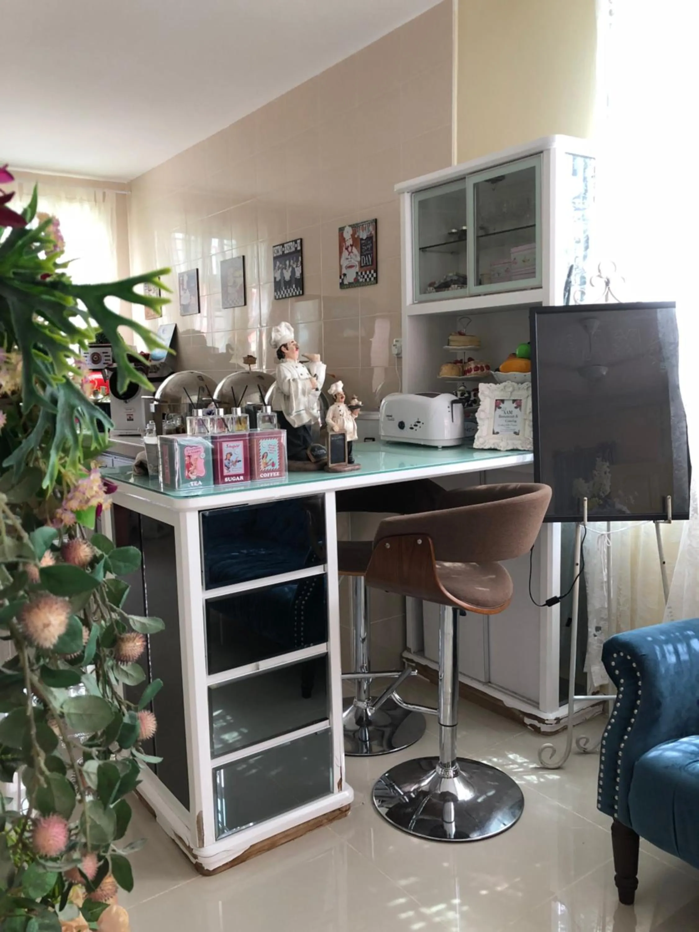 Coffee/tea facilities in AAM Hotel