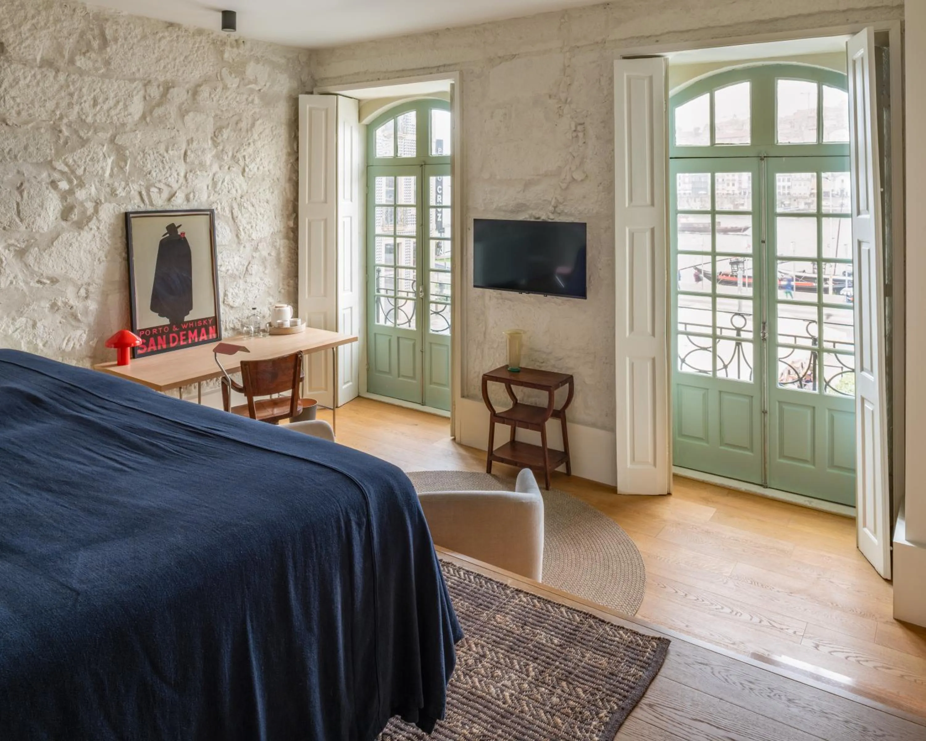 River view, Bed in The House of Sandeman