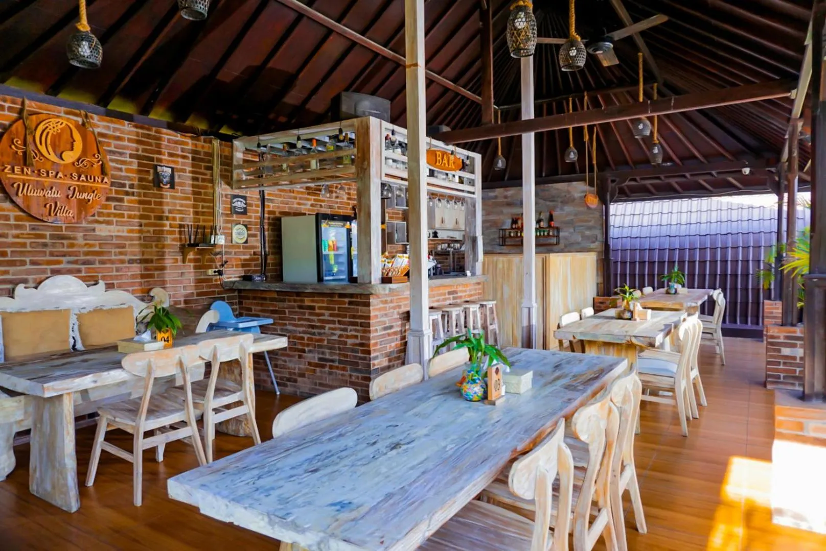 Restaurant/places to eat in Uluwatu Jungle Villa