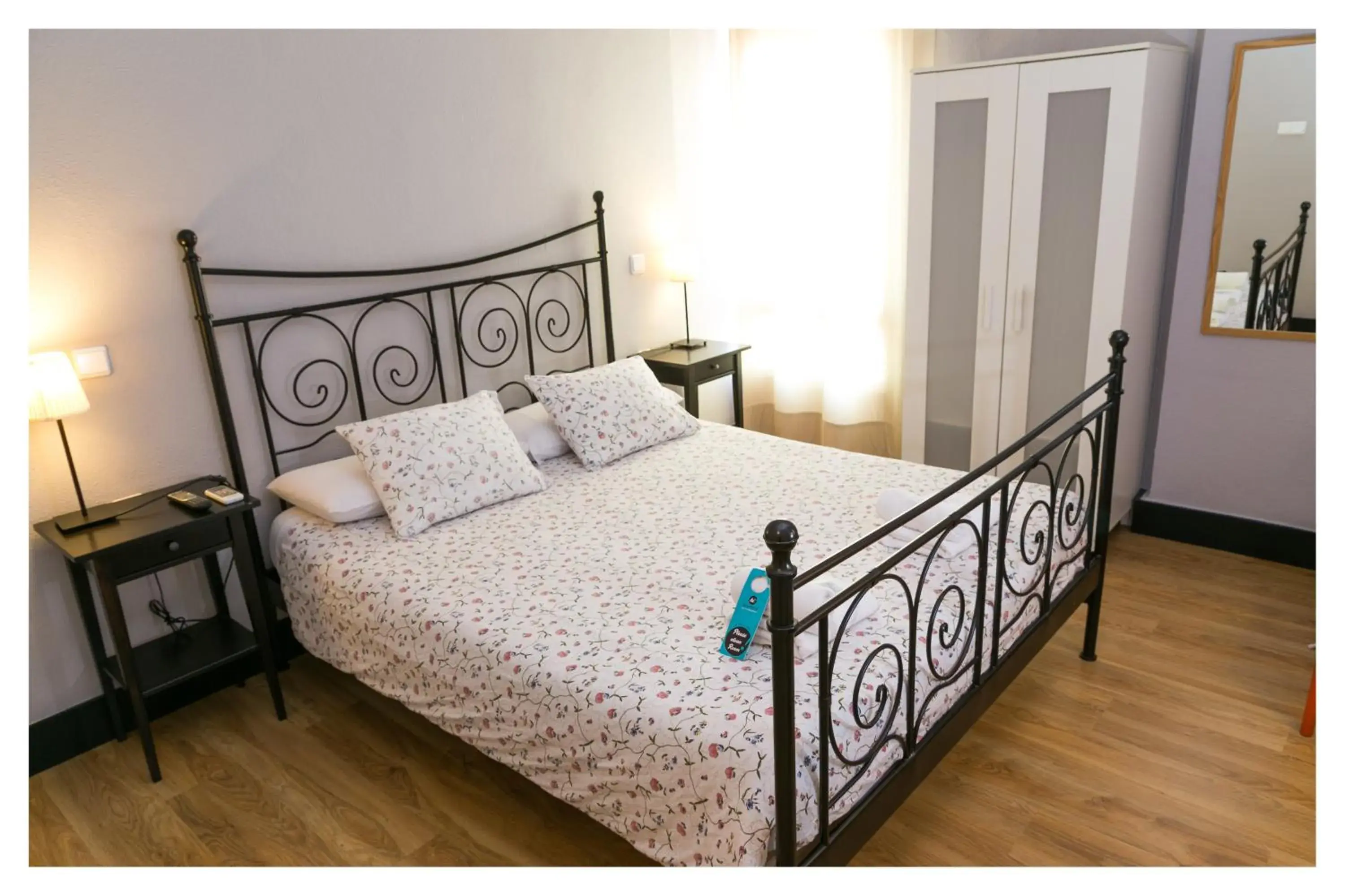 Bed in Hi Valencia Canovas Bed in Hi Valencia Canovas