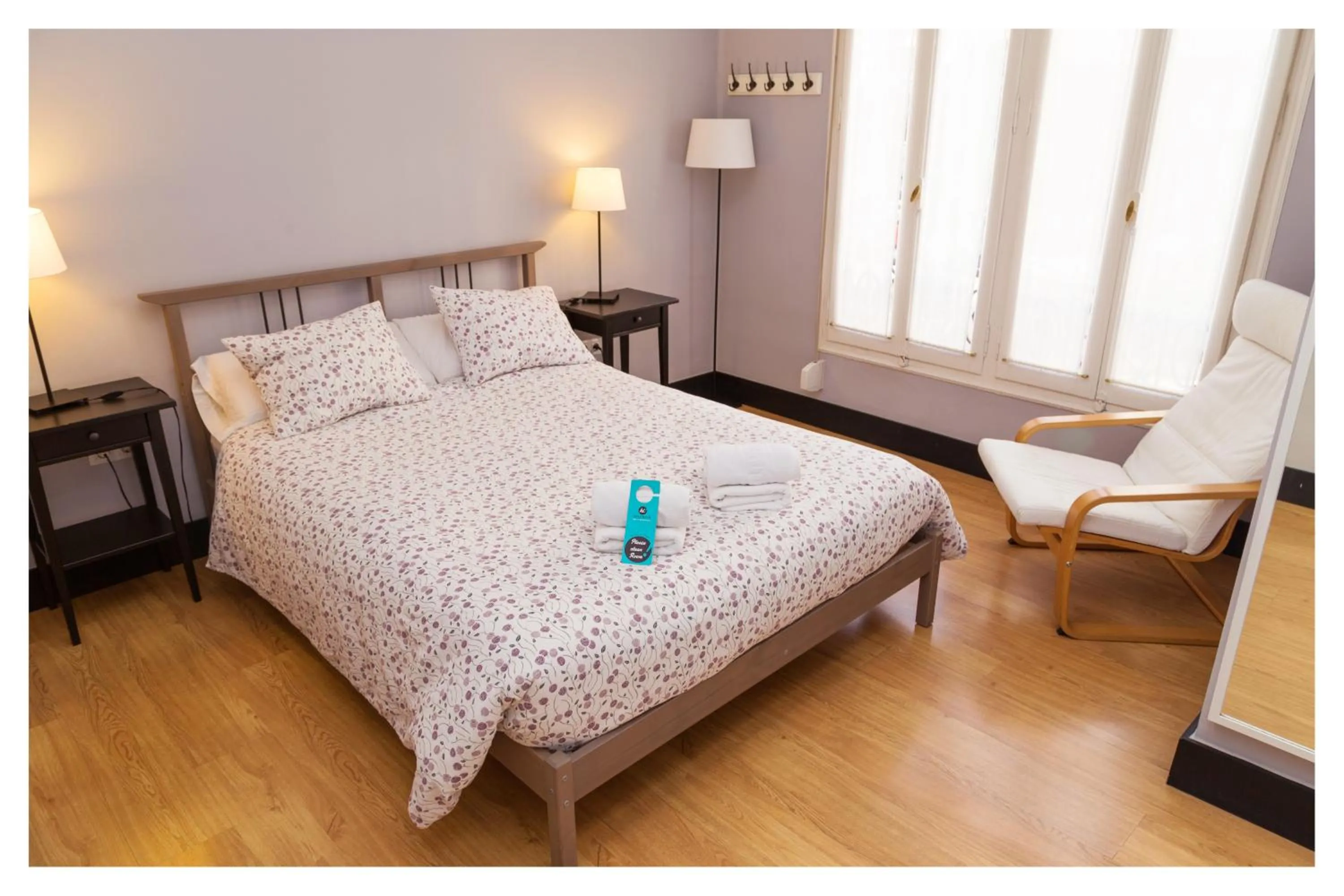 Bed in Hi Valencia Canovas