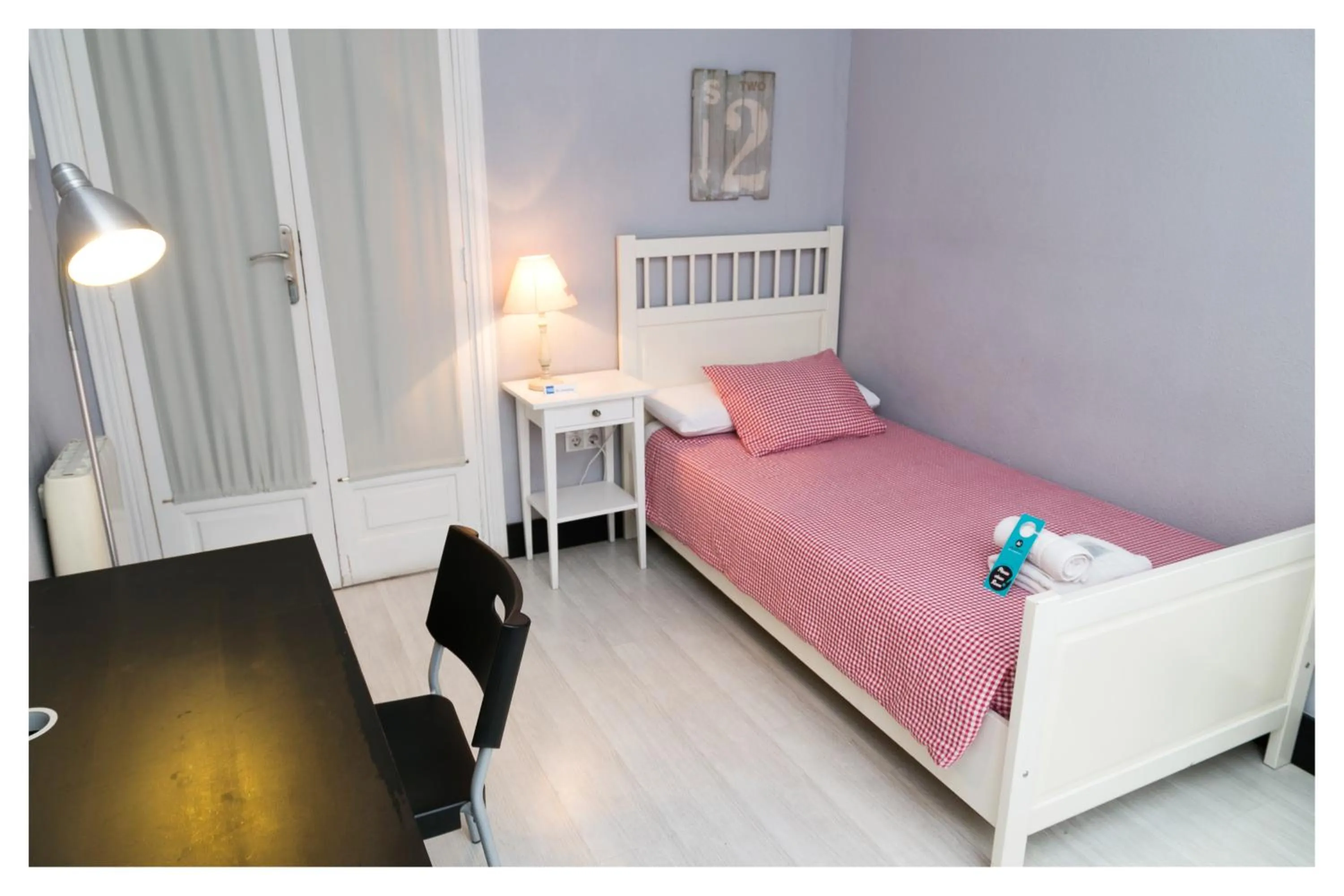 Bed in Hi Valencia Canovas