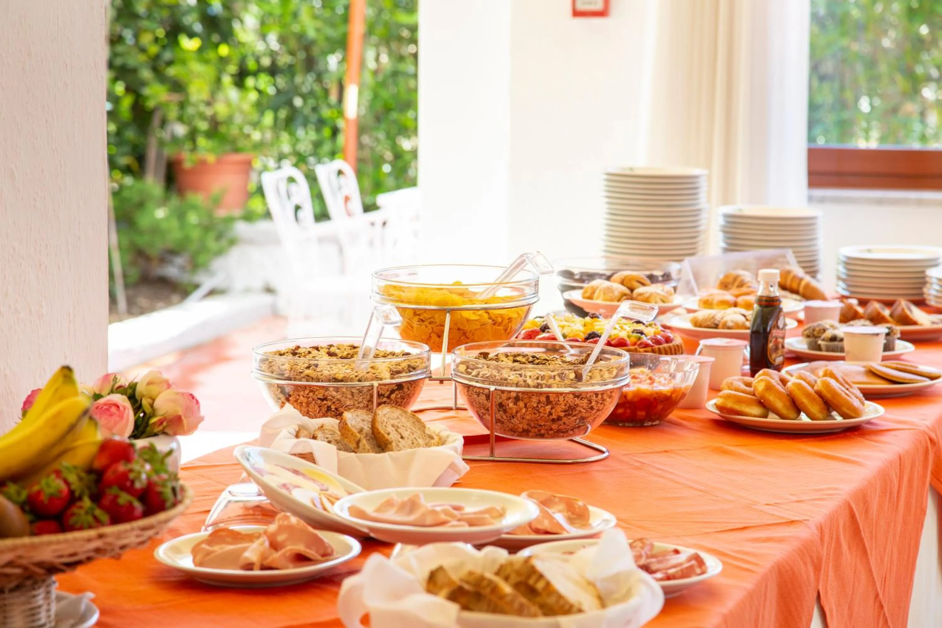 Buffet breakfast in Hotel La Mandorla