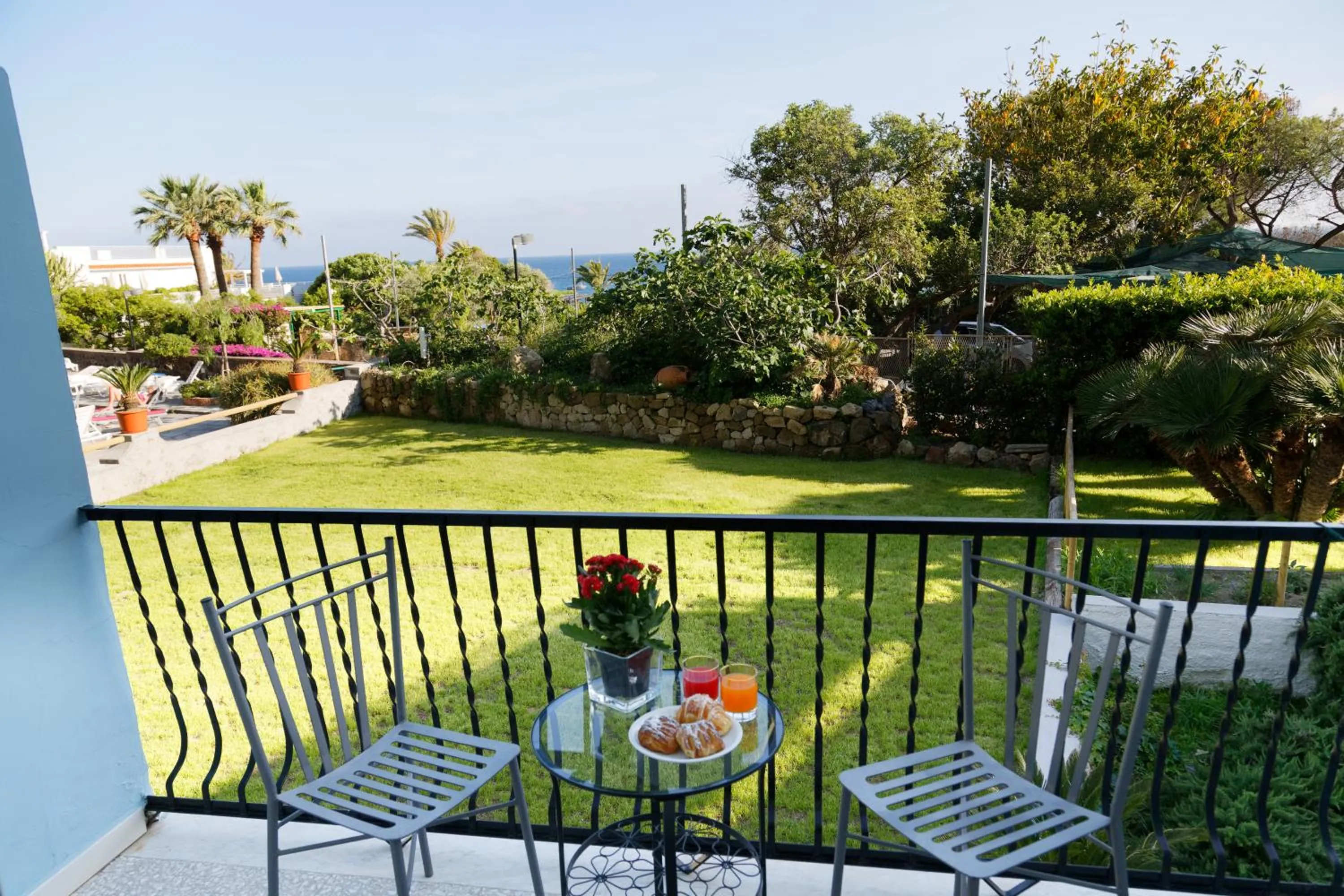 Balcony/Terrace in Hotel La Mandorla