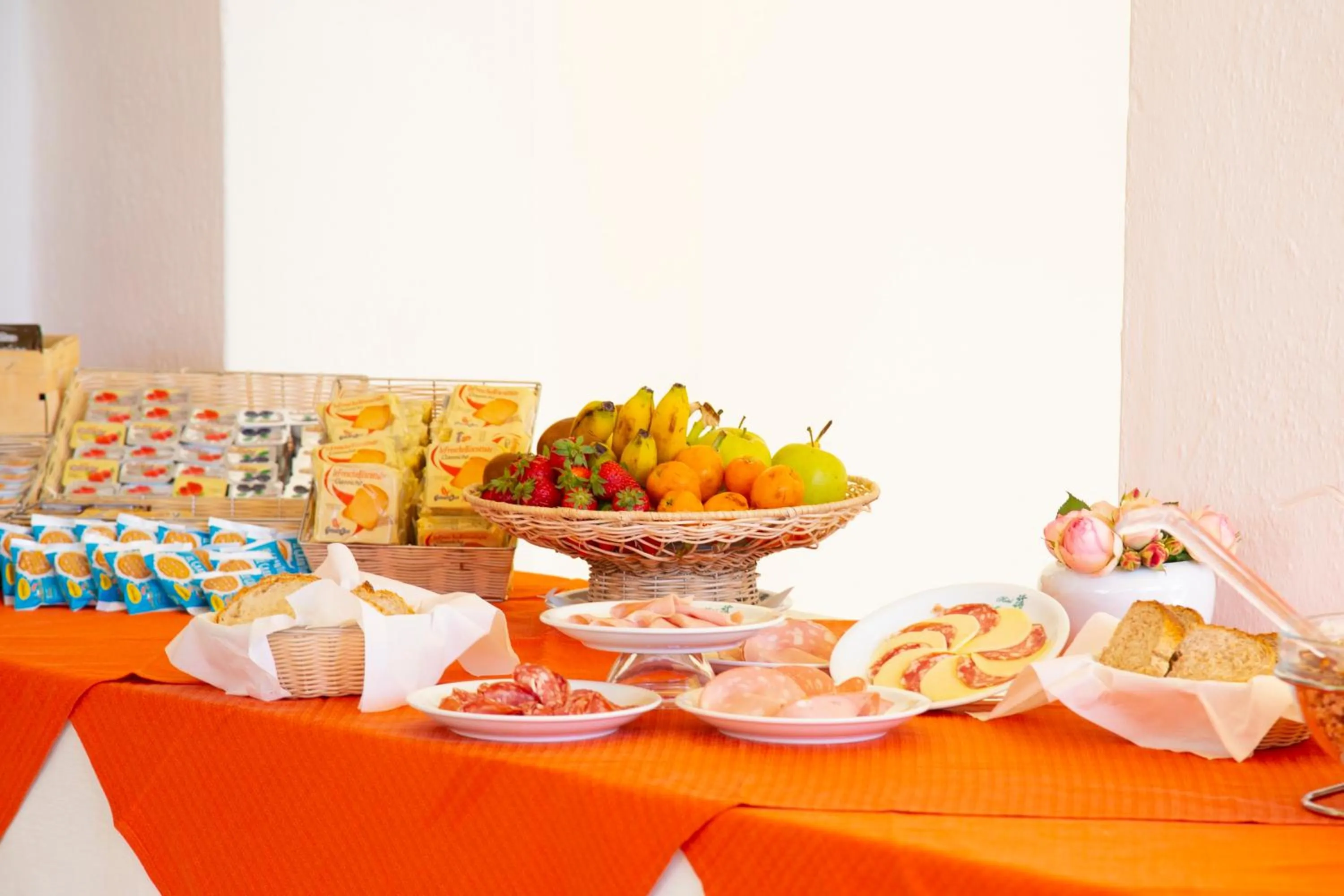 Buffet breakfast in Hotel La Mandorla