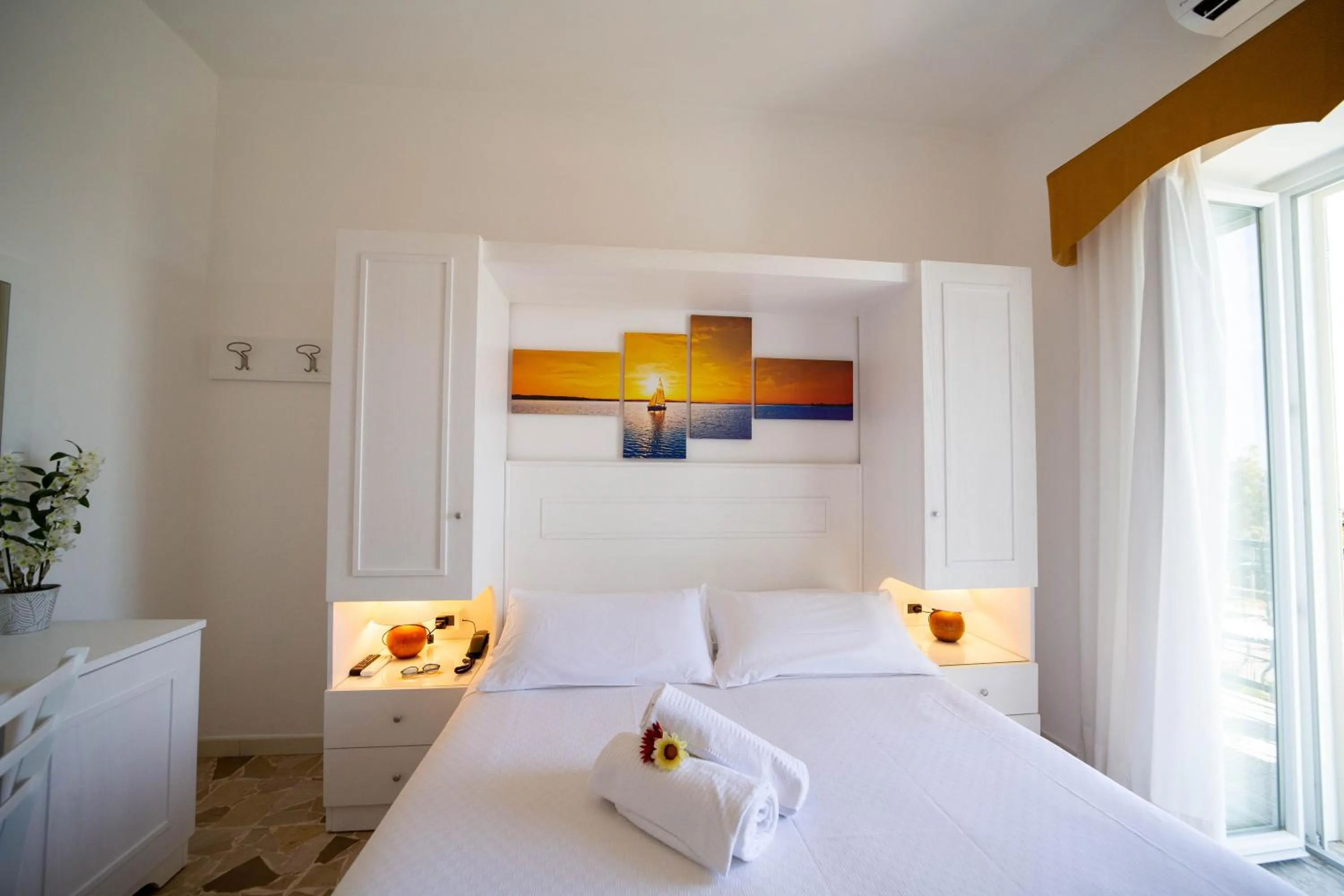 Bedroom, Bed in Hotel La Mandorla