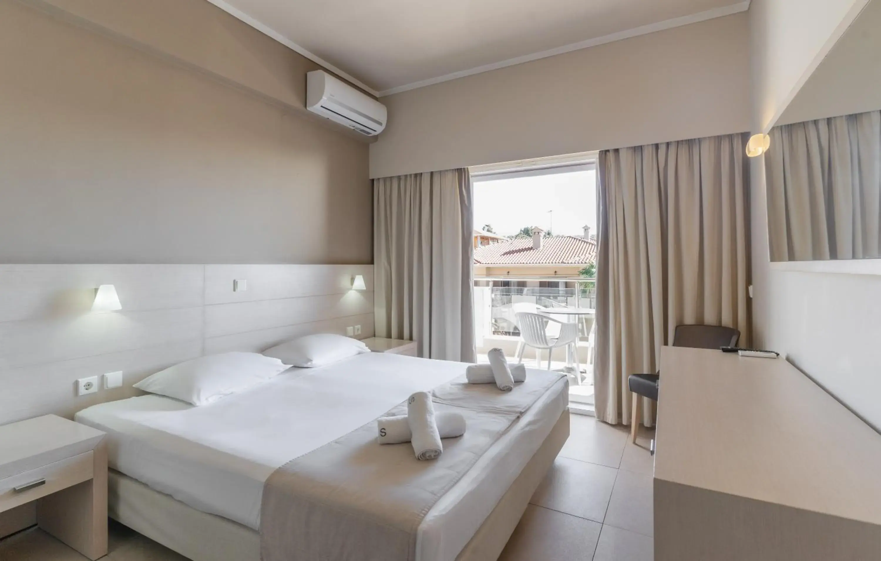 Superior Twin Room in Siviris Golden Beach Superior Twin Room in Siviris Golden Beach