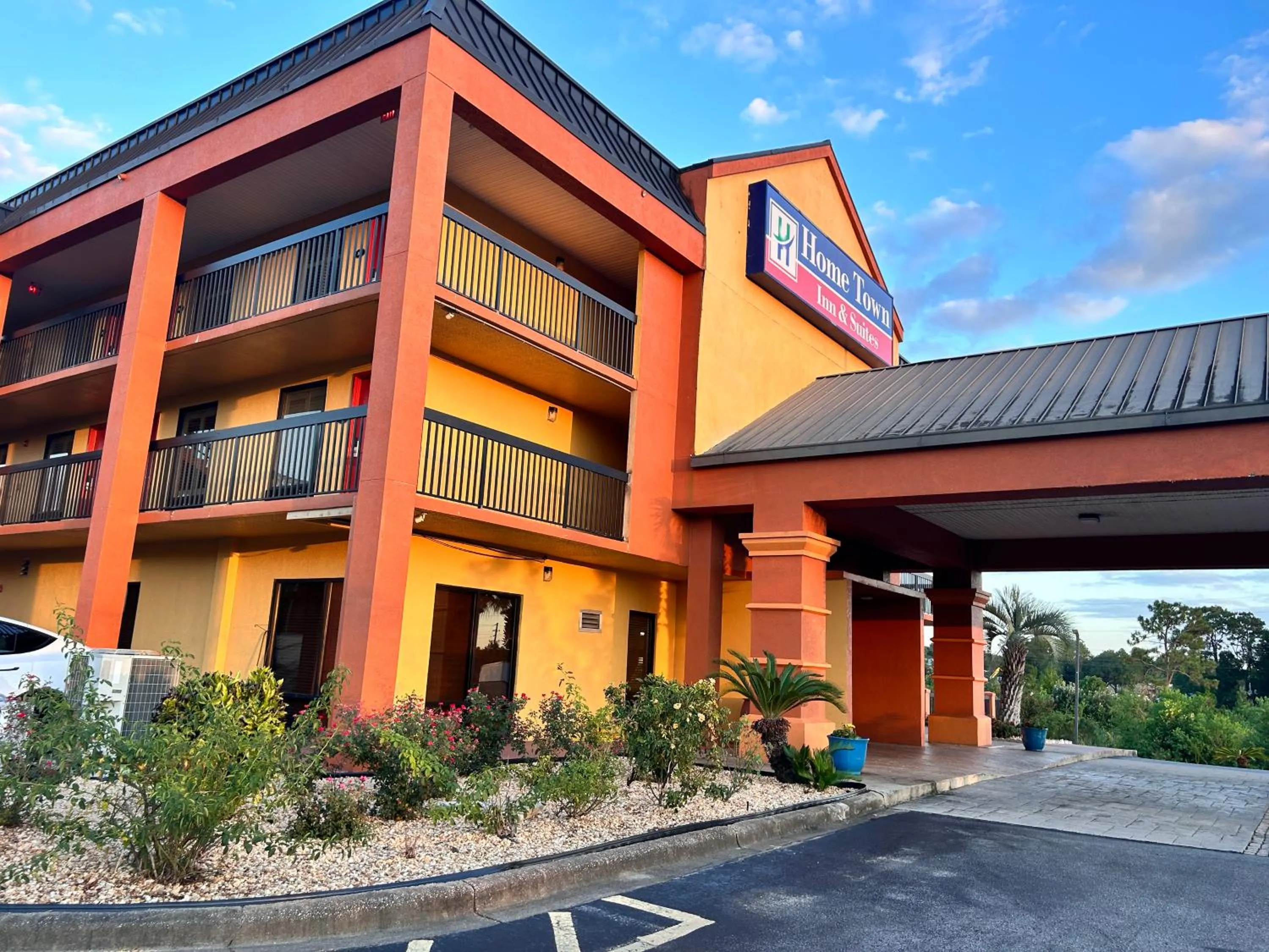 Property building in Home Town Inn & Suites