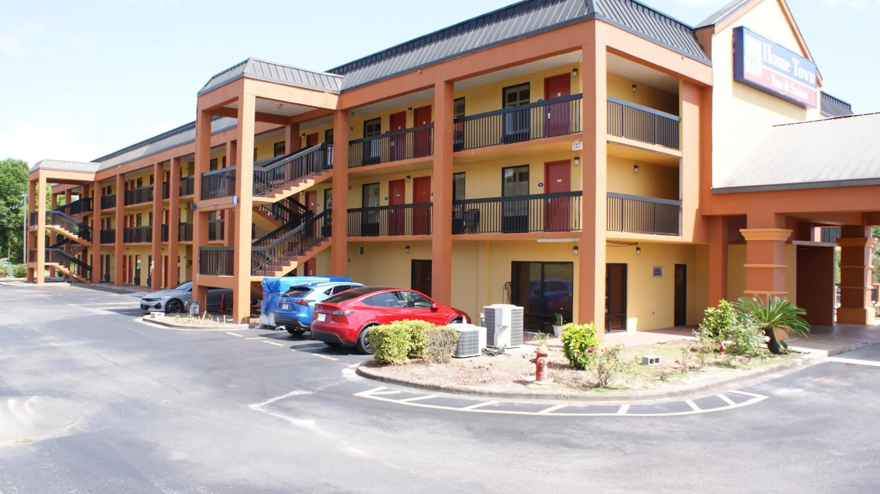 Property building in Home Town Inn & Suites