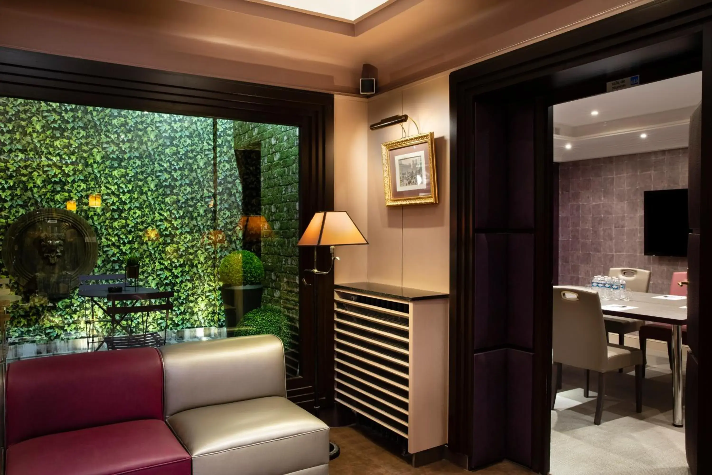 Lobby or reception in Elysées Hôtel Lobby or reception in Elysées Hôtel