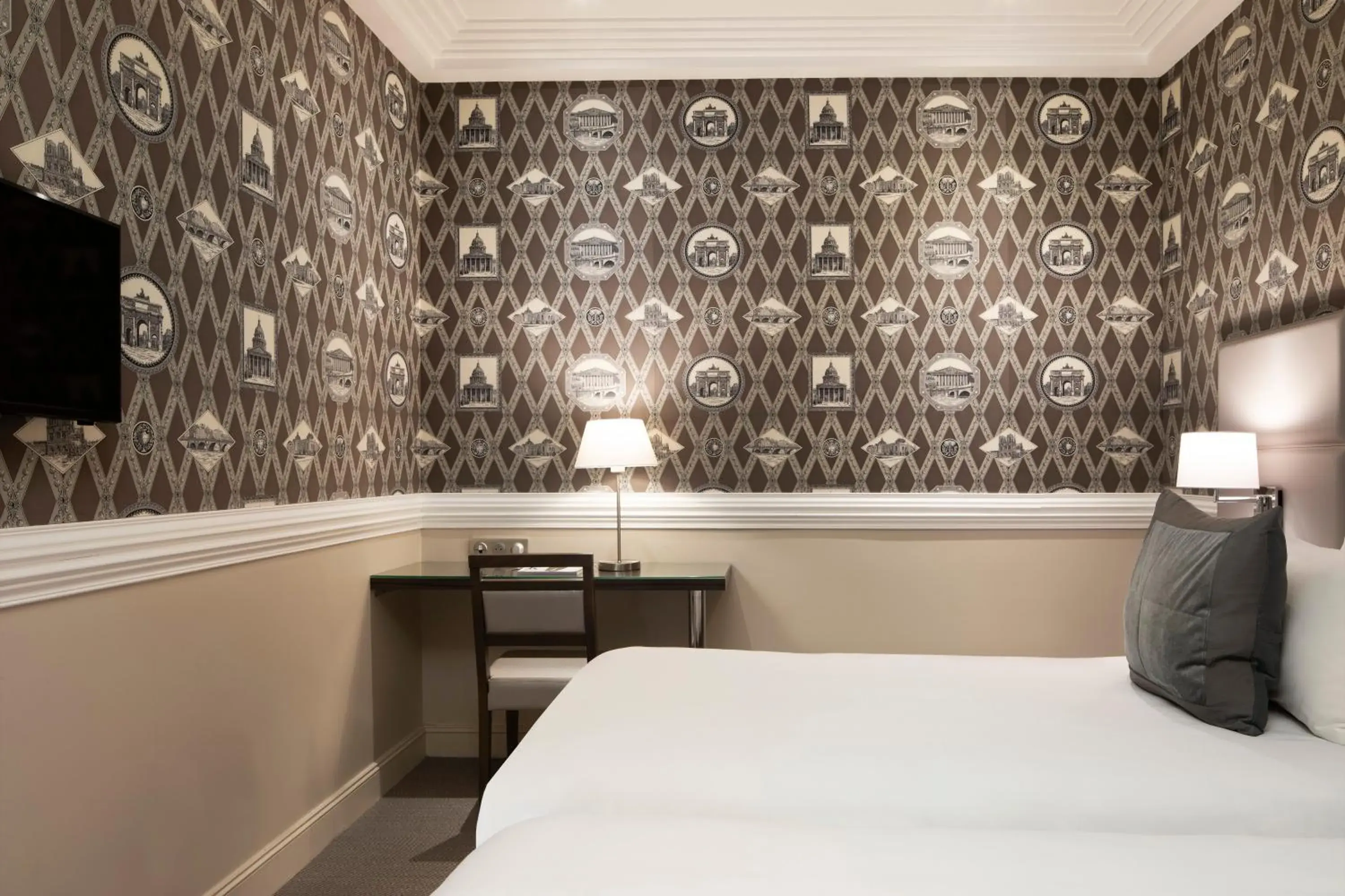 Bed in Elysées Hôtel Bed in Elysées Hôtel