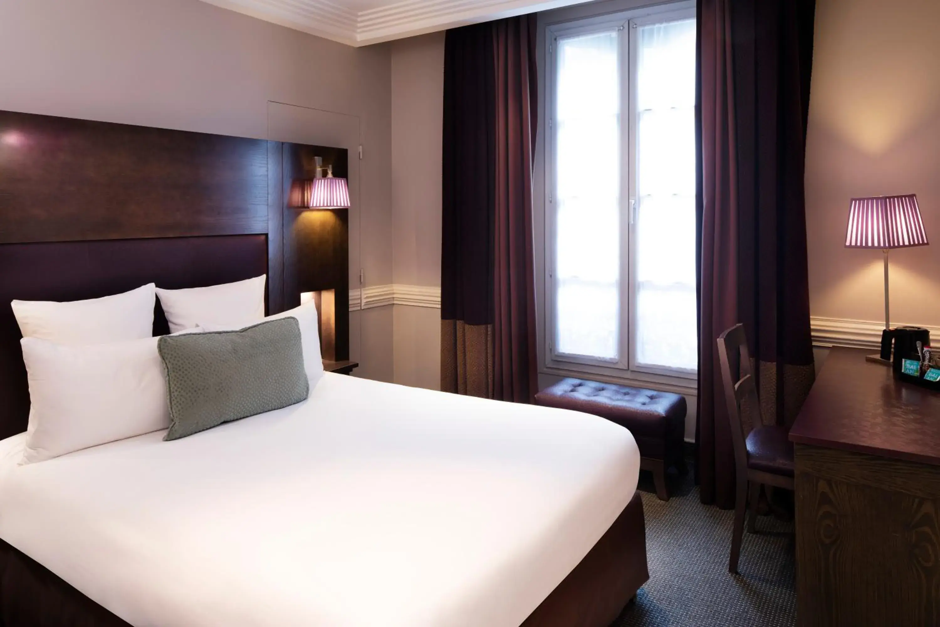 Bed in Elysées Hôtel Bed in Elysées Hôtel