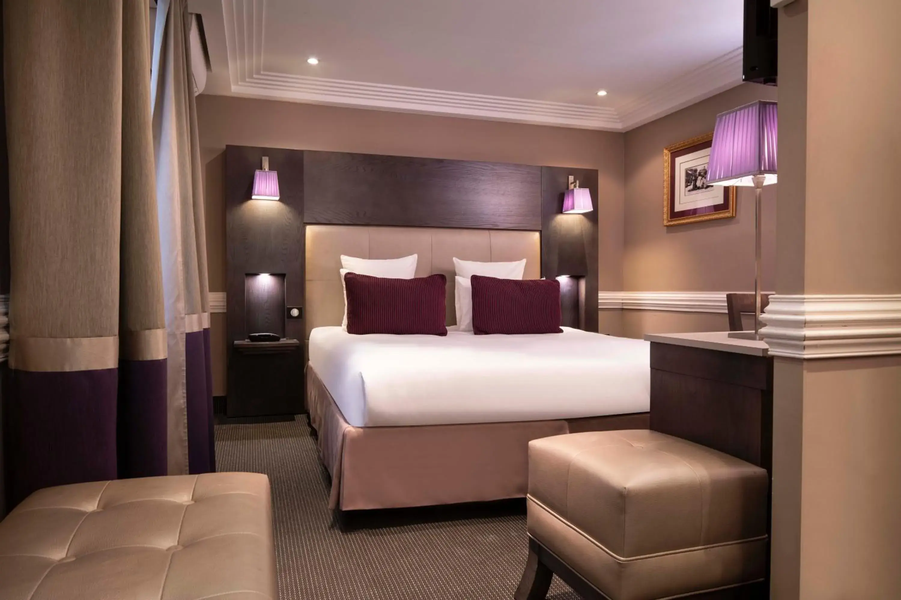 Bed in Elysées Hôtel Bed in Elysées Hôtel