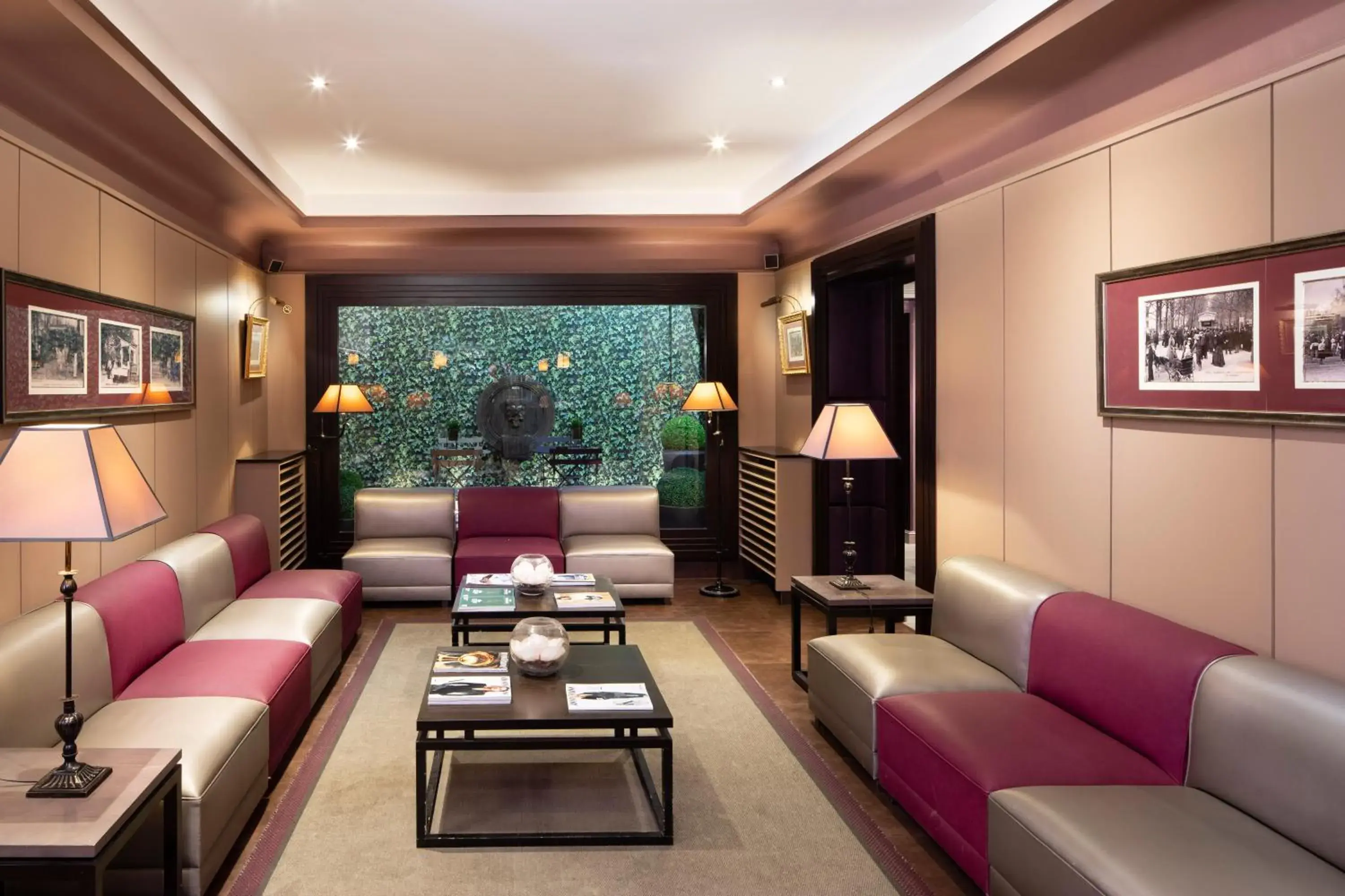 Lobby or reception in Elysées Hôtel Lobby or reception in Elysées Hôtel