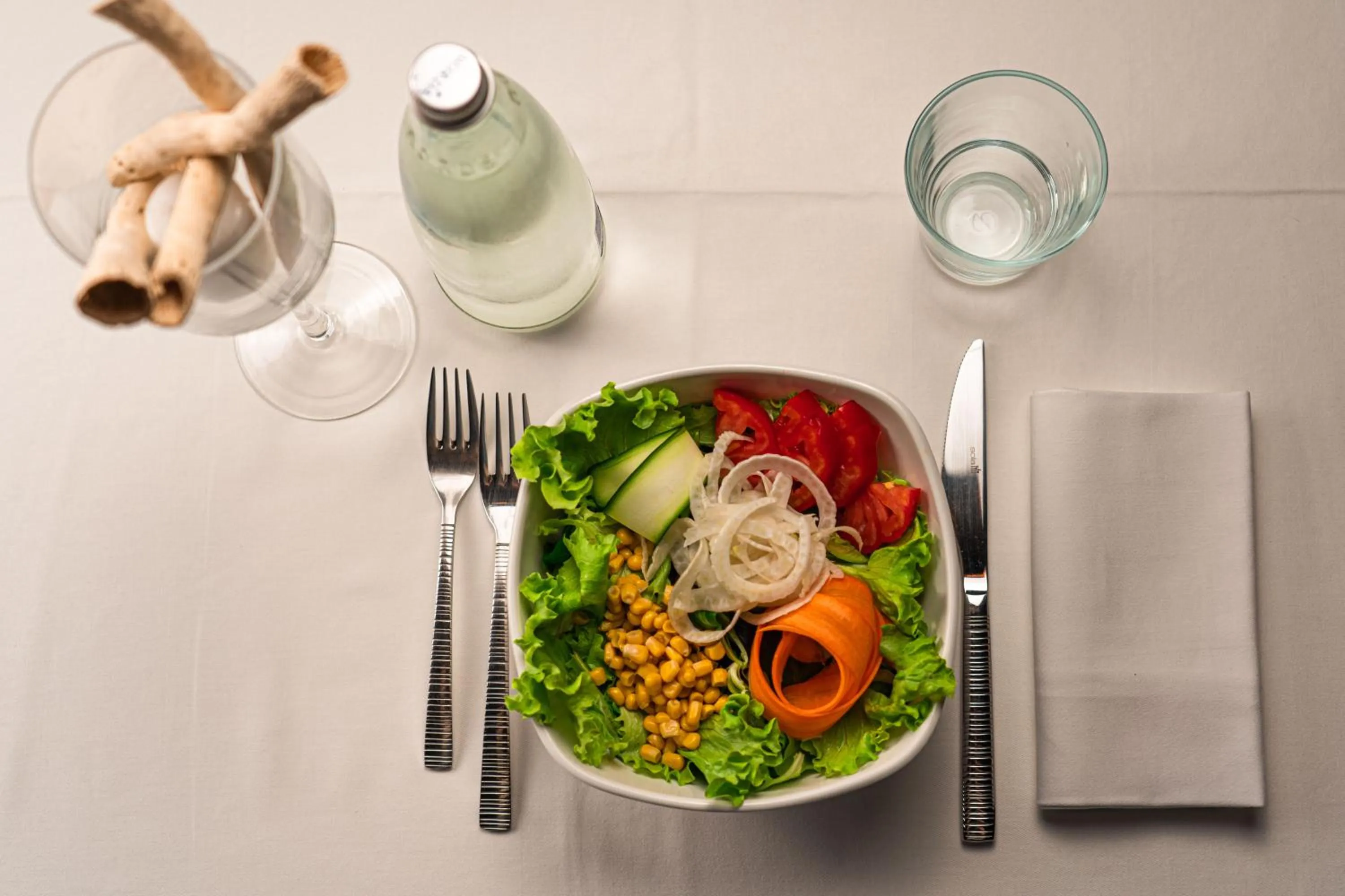 Restaurant/places to eat in Emotional Grand Motel