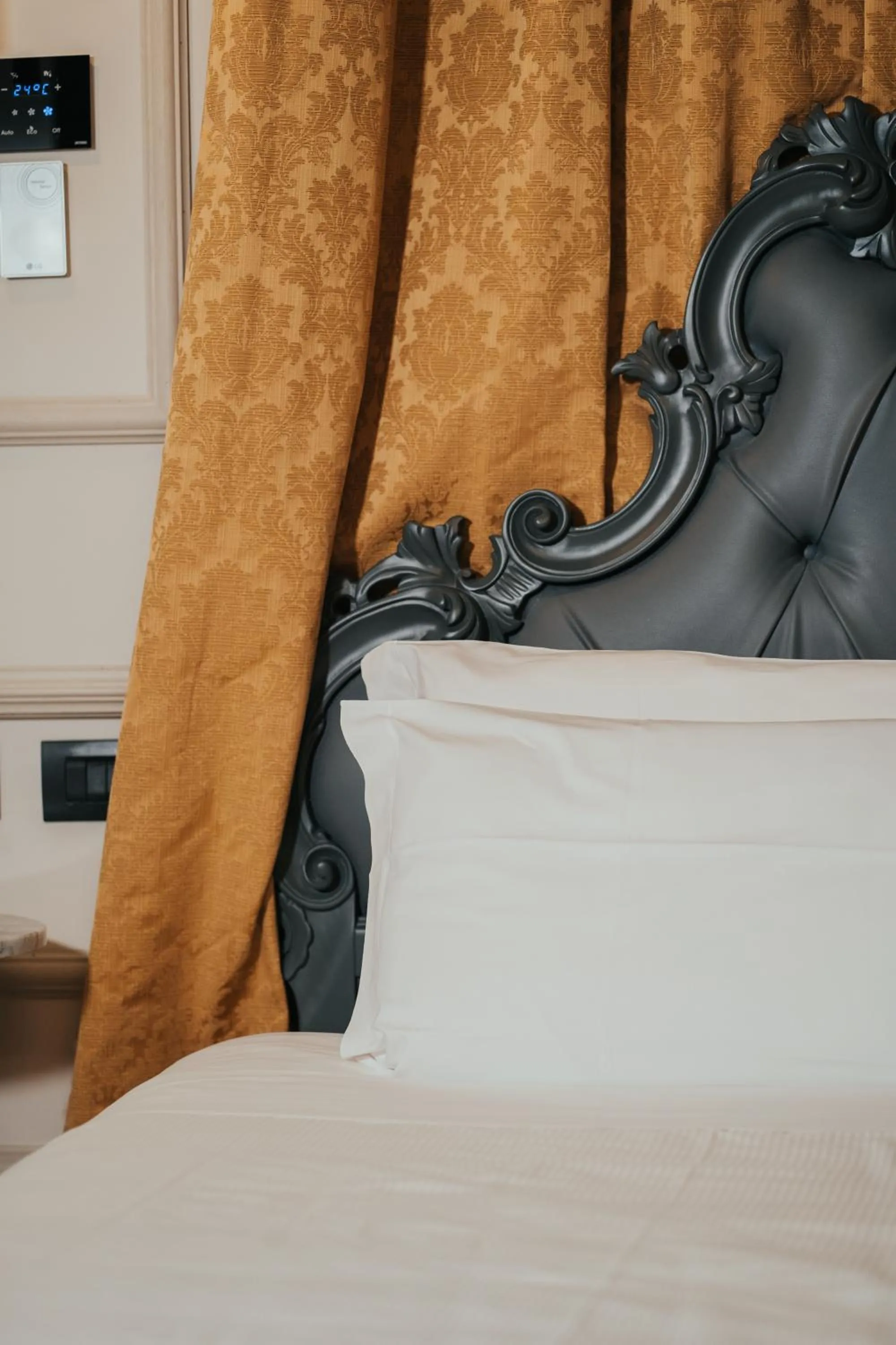 Bed in Emotional Grand Motel