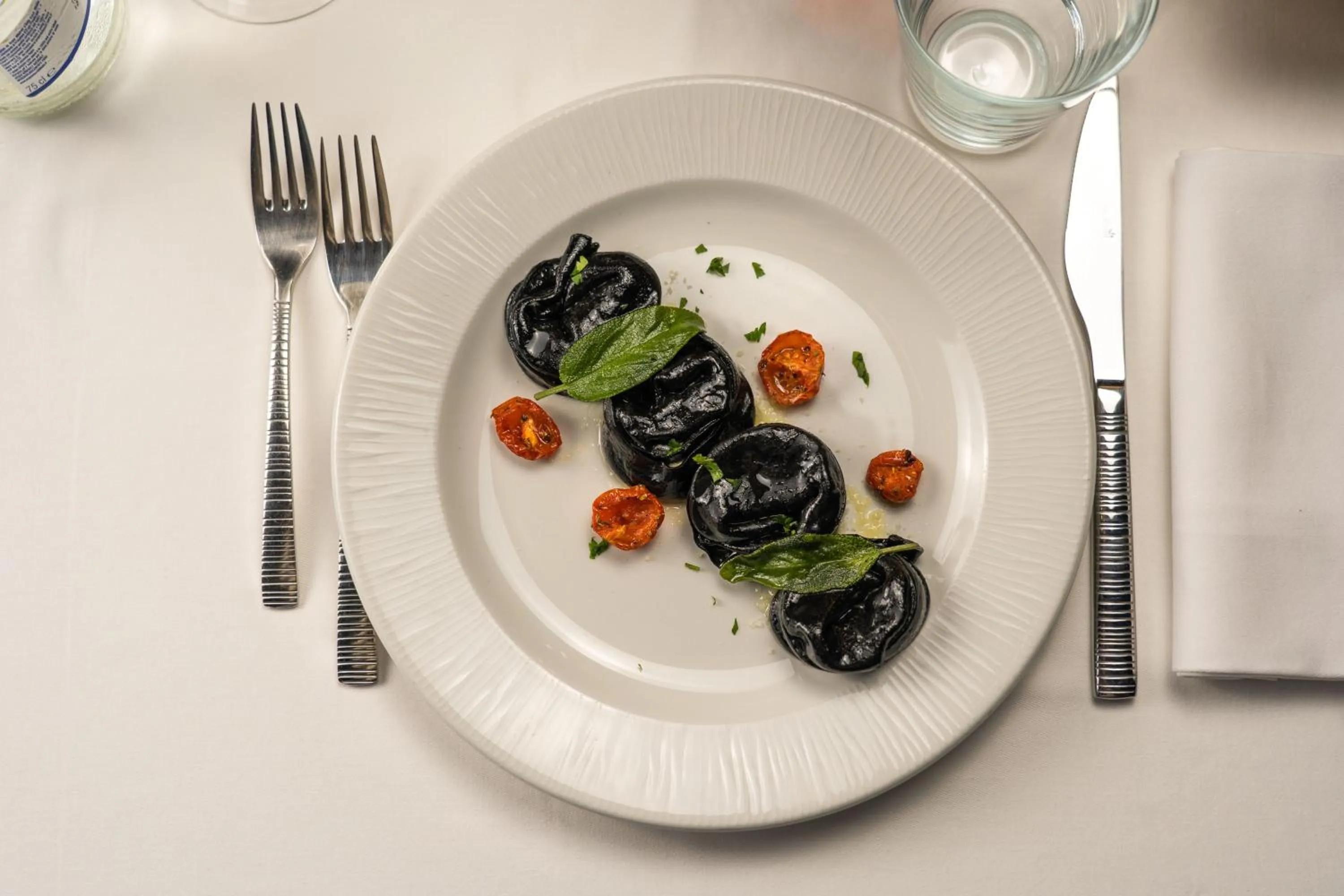 Restaurant/places to eat in Emotional Grand Motel