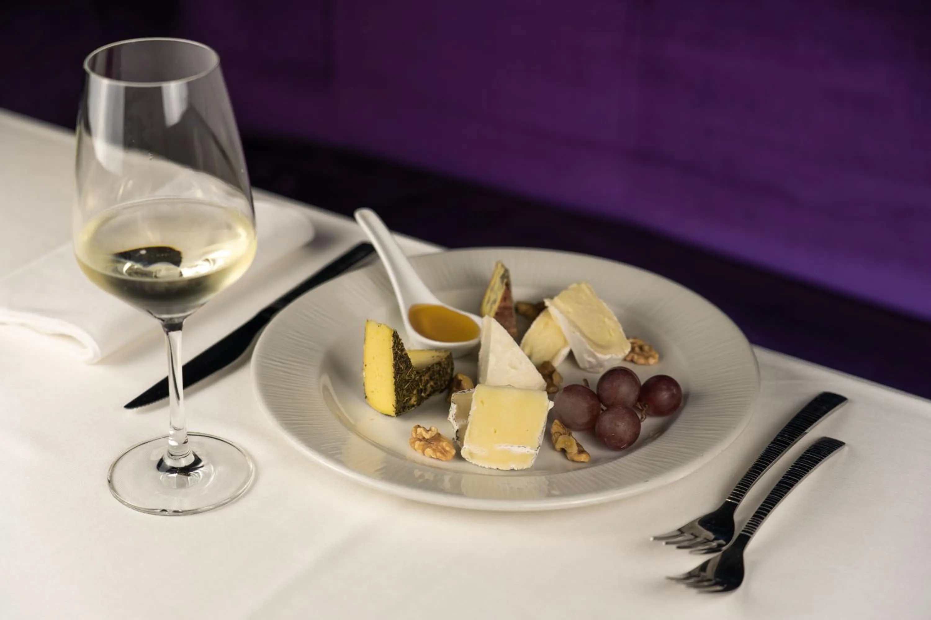 Restaurant/places to eat in Emotional Grand Motel