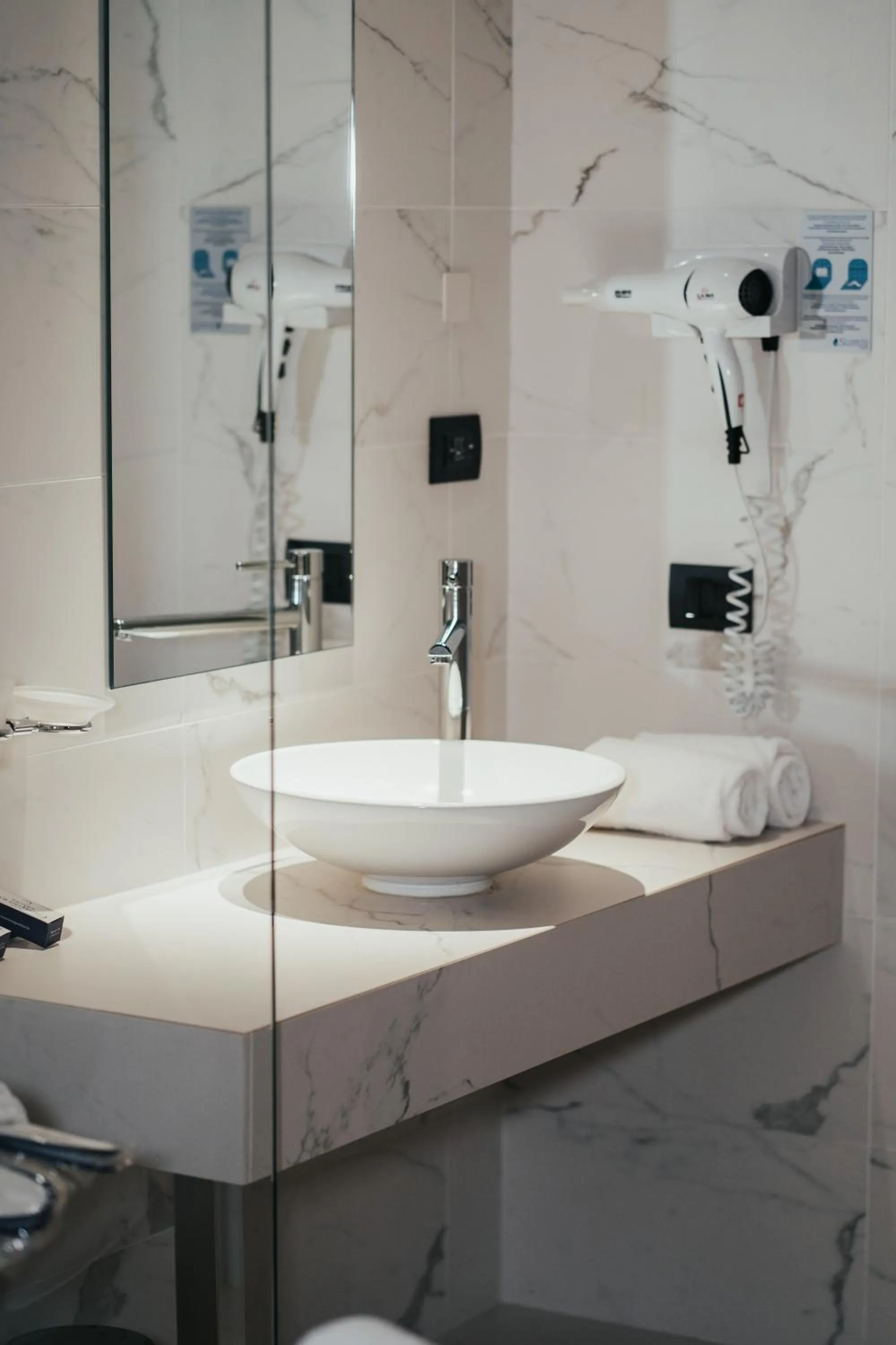 Bathroom in Emotional Grand Motel