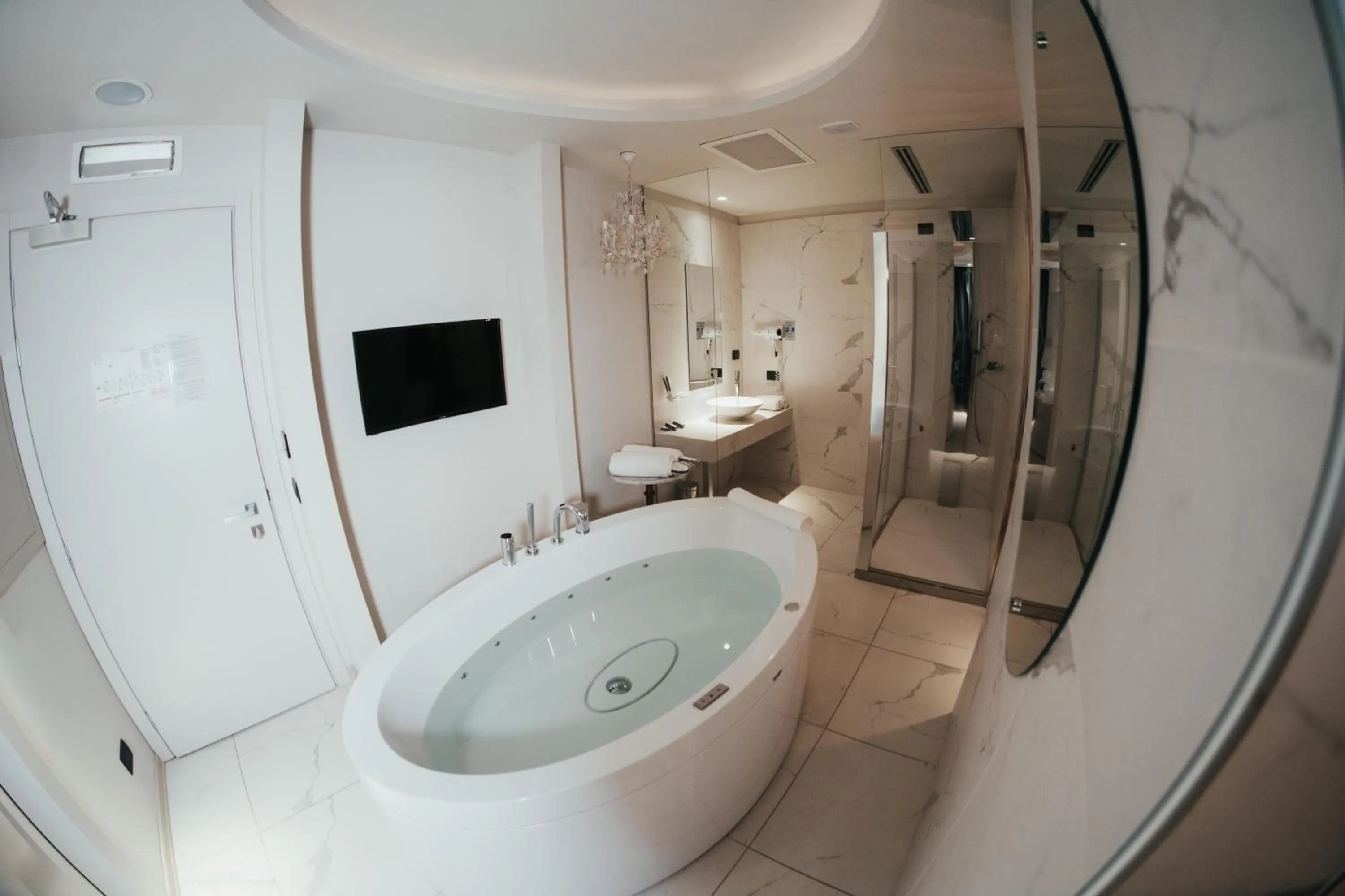 Shower in Emotional Grand Motel