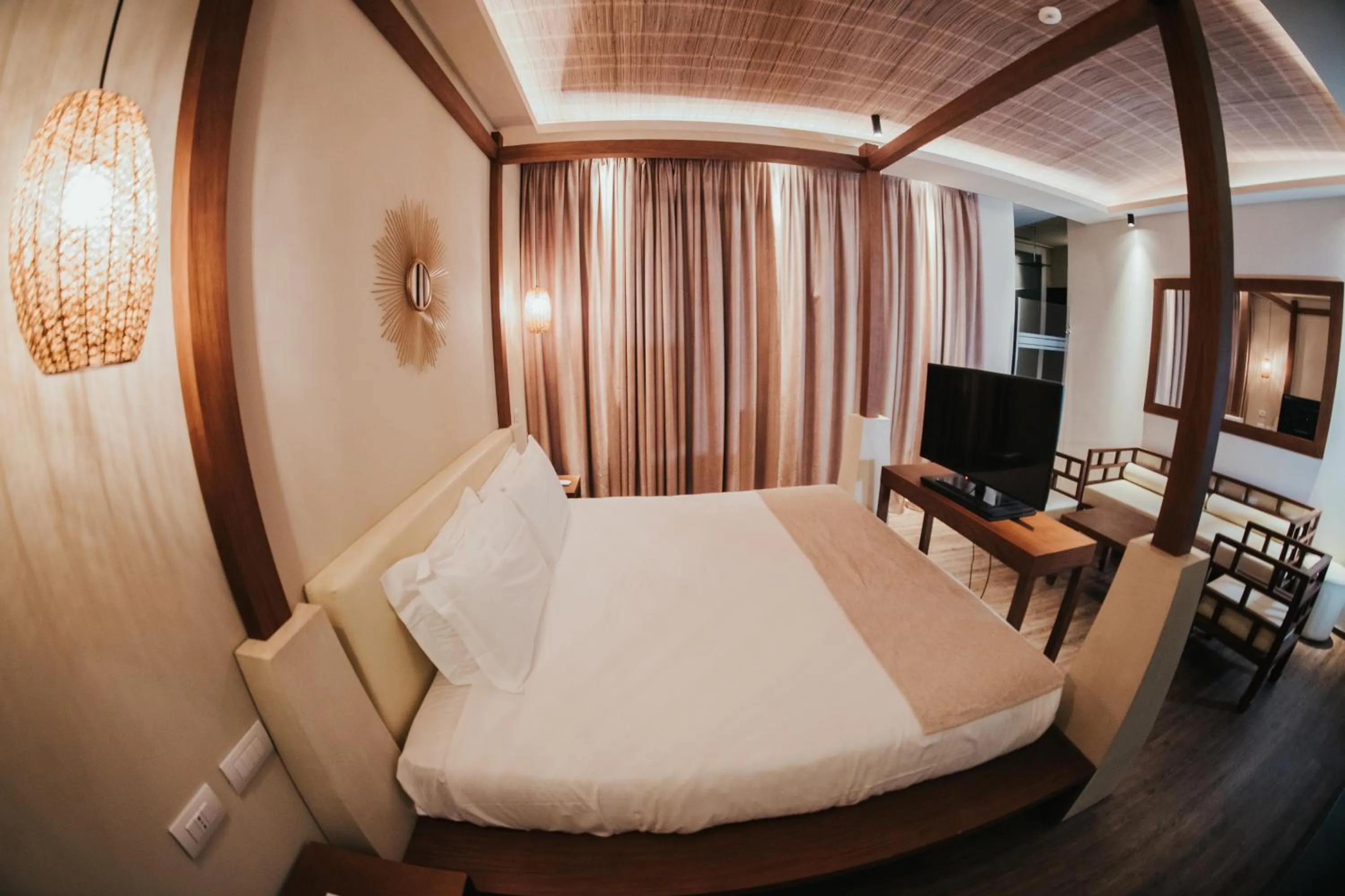 Bed in Emotional Grand Motel