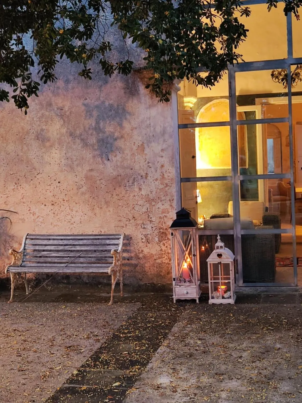 Inner courtyard view in La Fragna