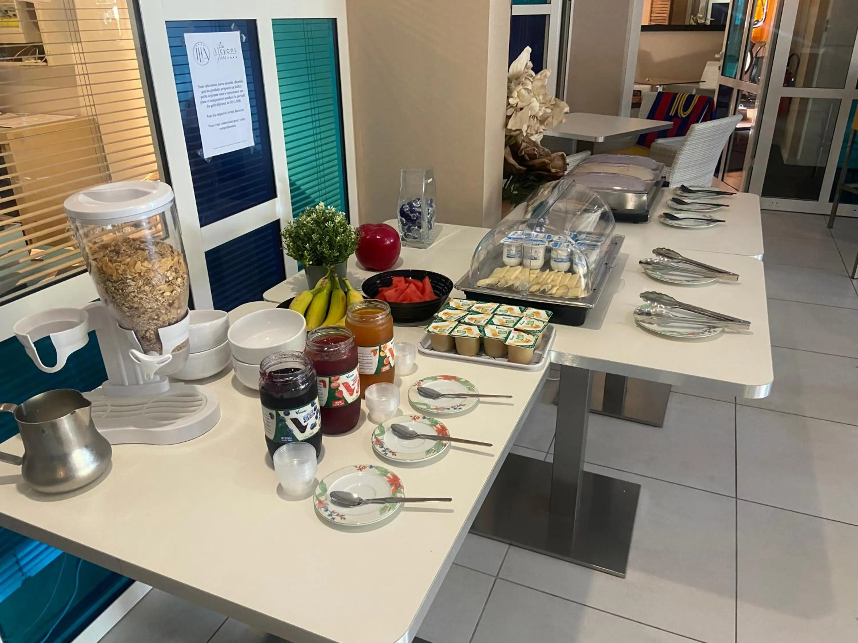 Breakfast in Les Alcyons