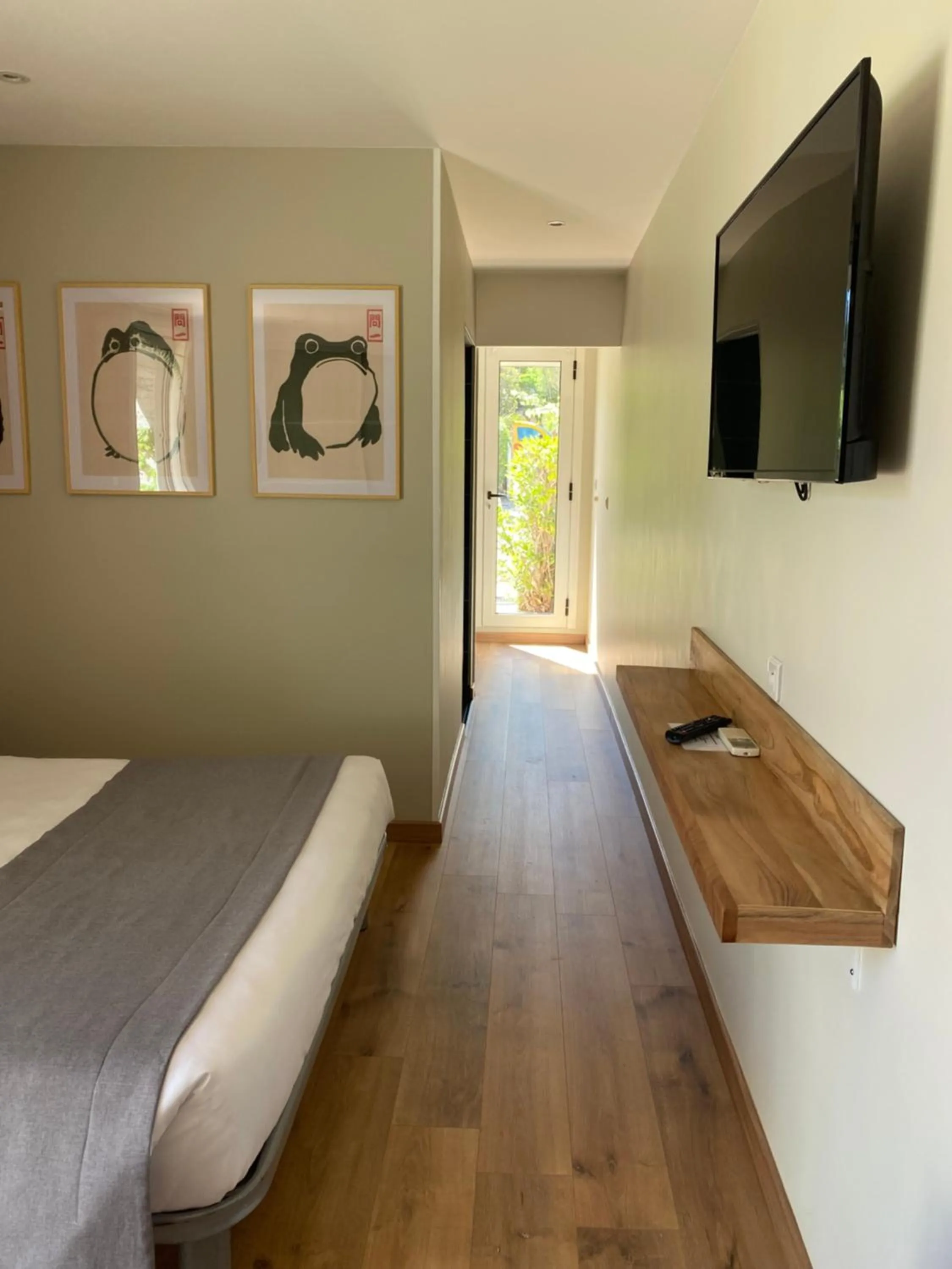 Photo of the whole room in Les Alcyons