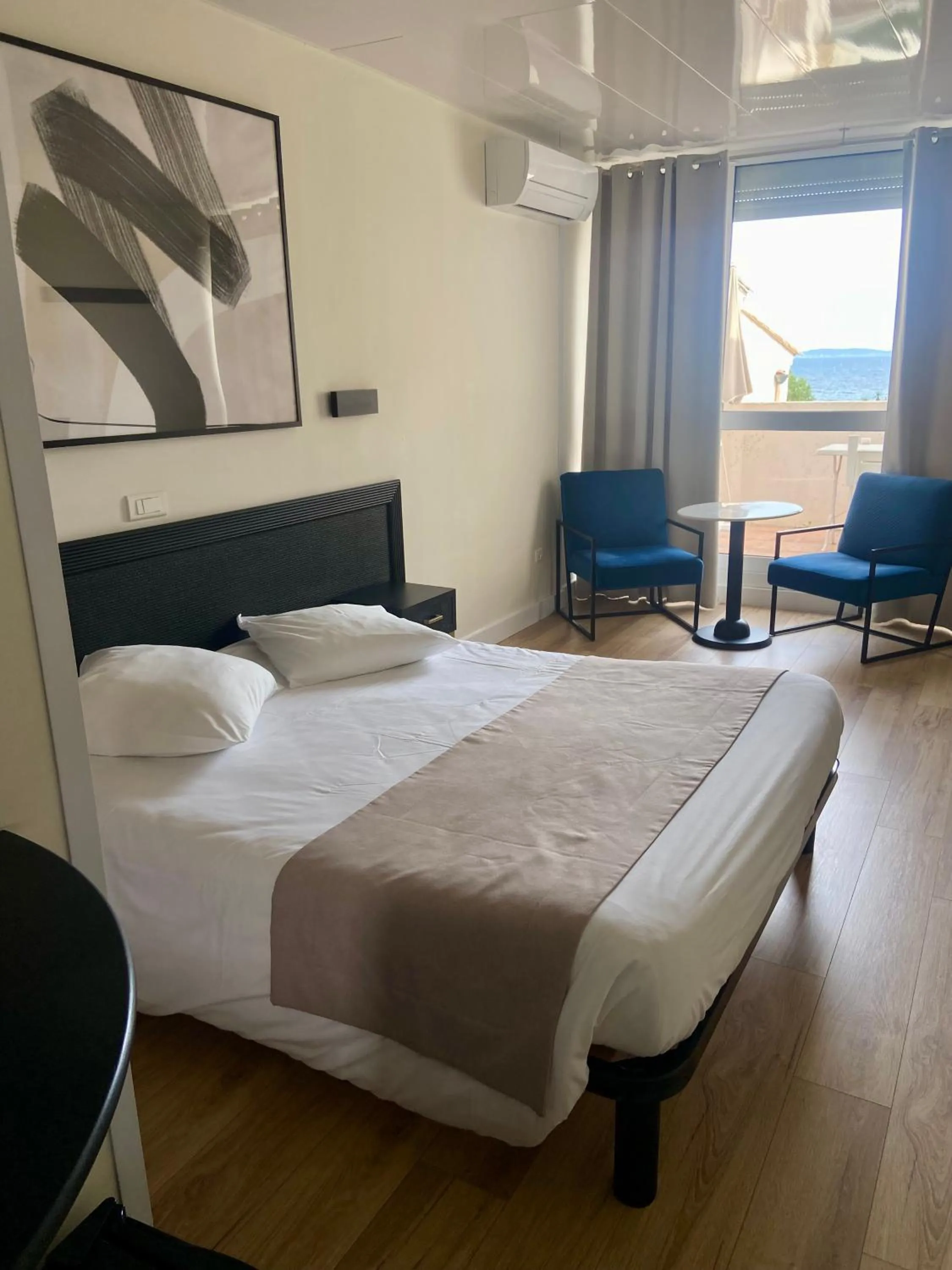 Bedroom in Les Alcyons