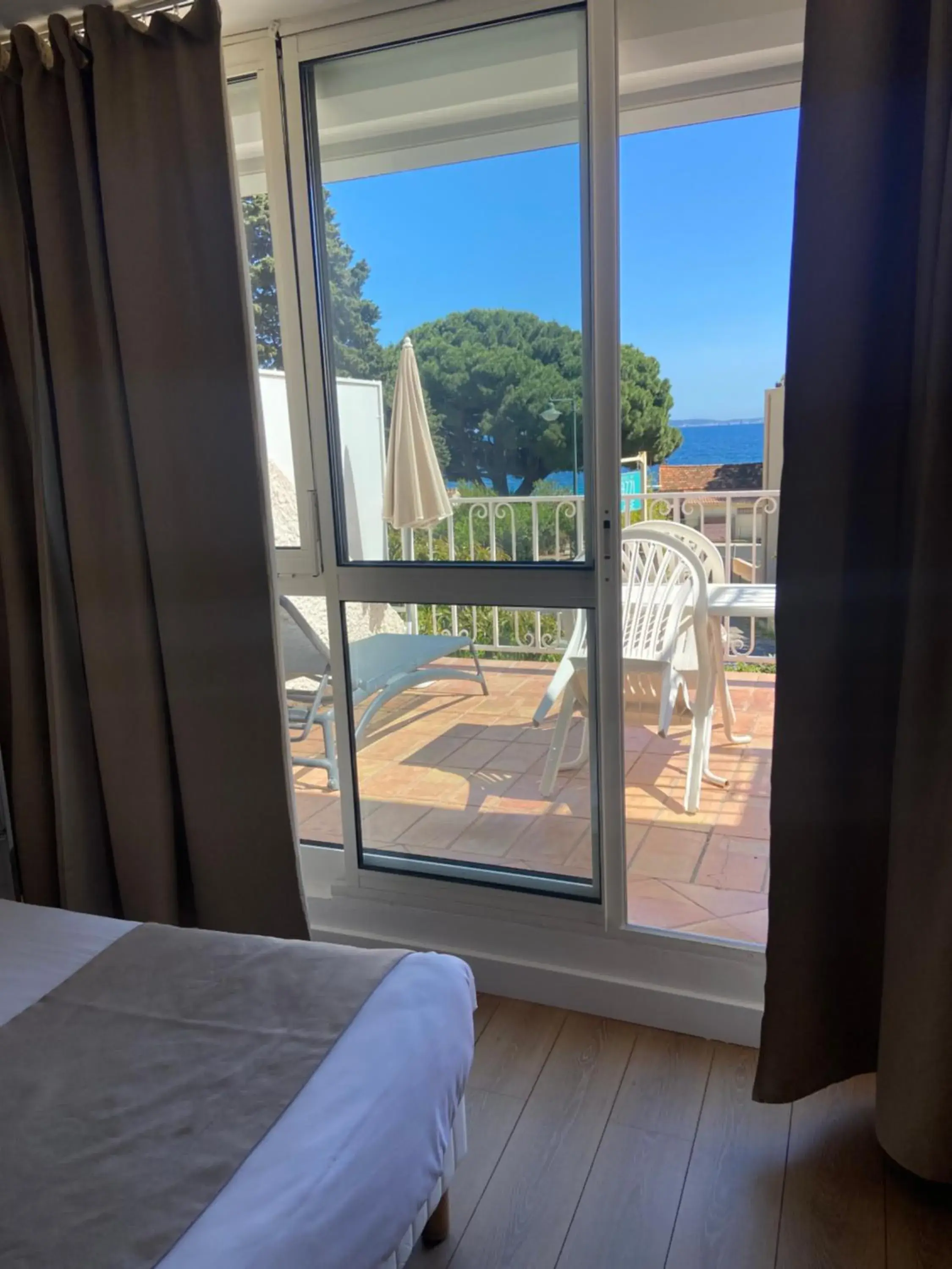 Family Room with Sea View - First Floor in Les Alcyons Family Room with Sea View - First Floor in Les Alcyons