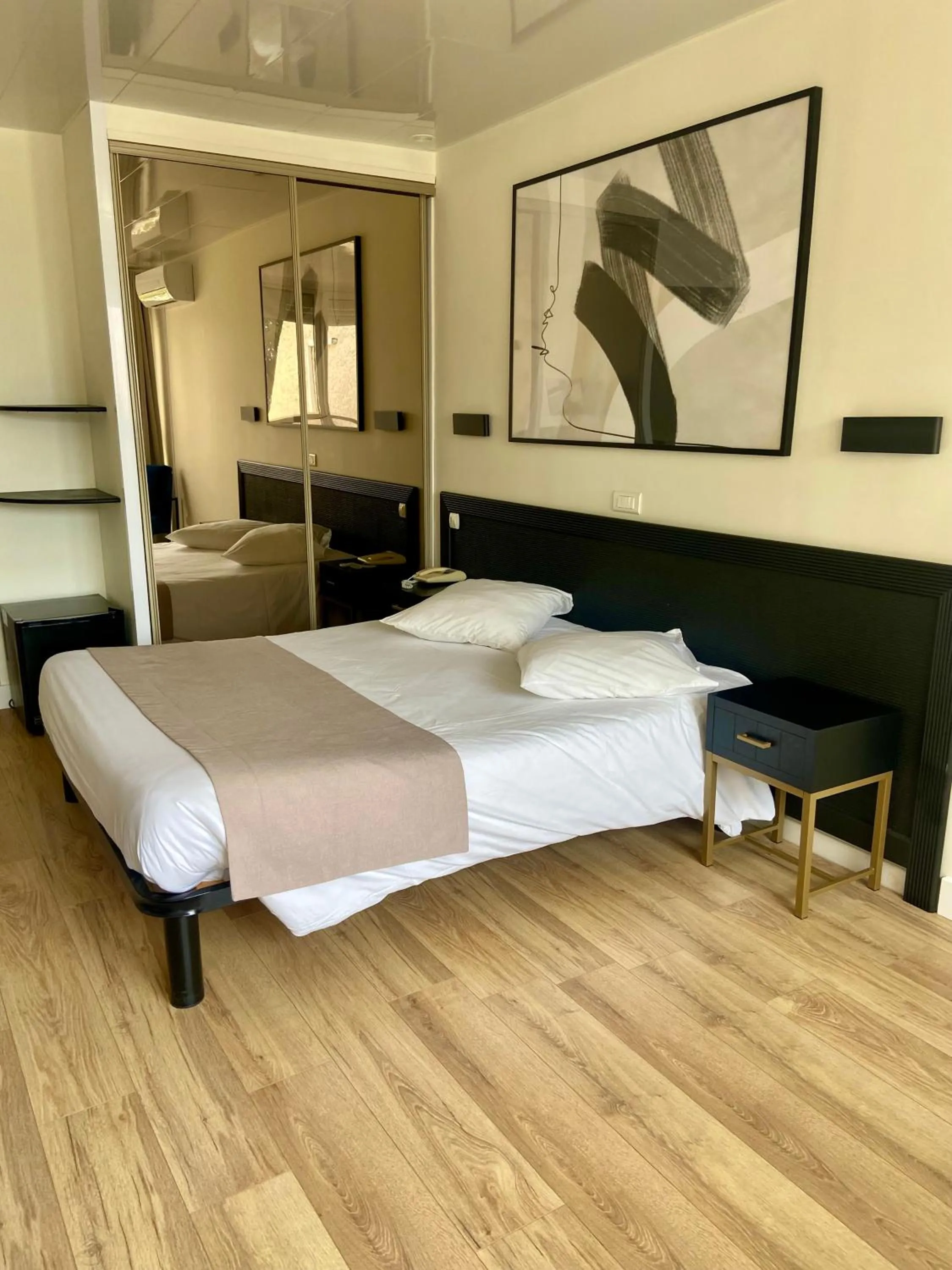 Bedroom in Les Alcyons