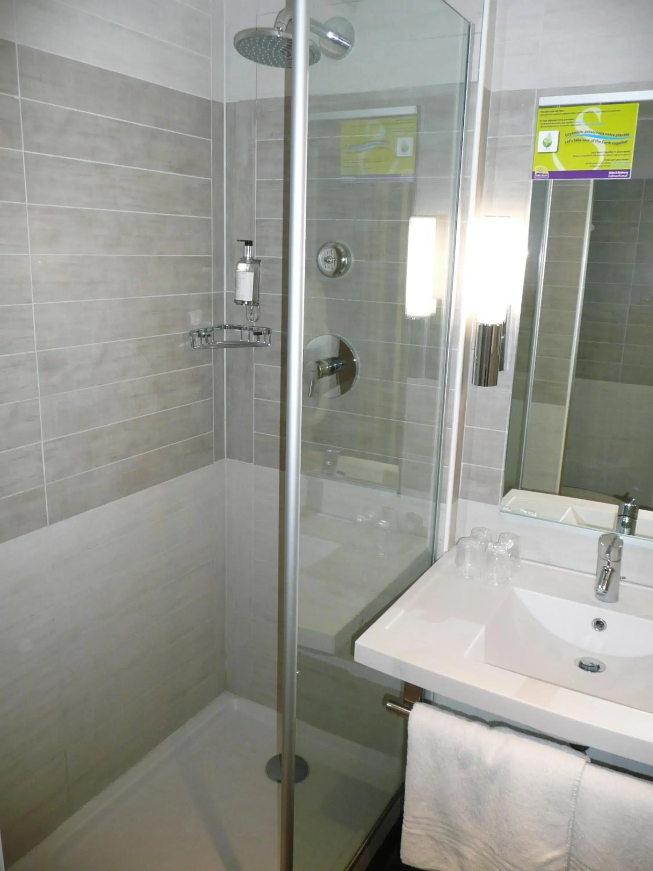 Bathroom in Suite Home Briancon Serre Chevalier Bathroom in Suite Home Briancon Serre Chevalier