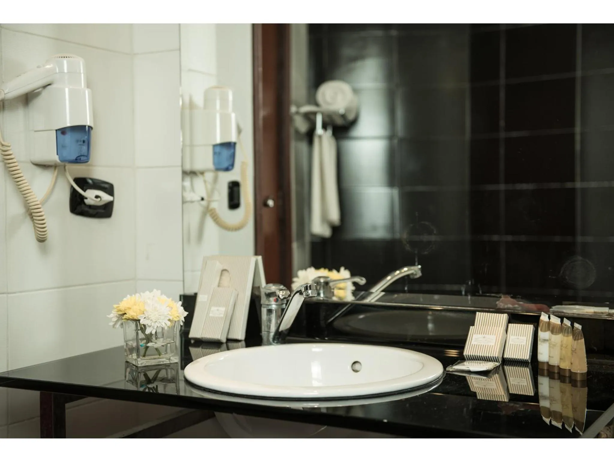 Bathroom in Cherry Maryski Hotel