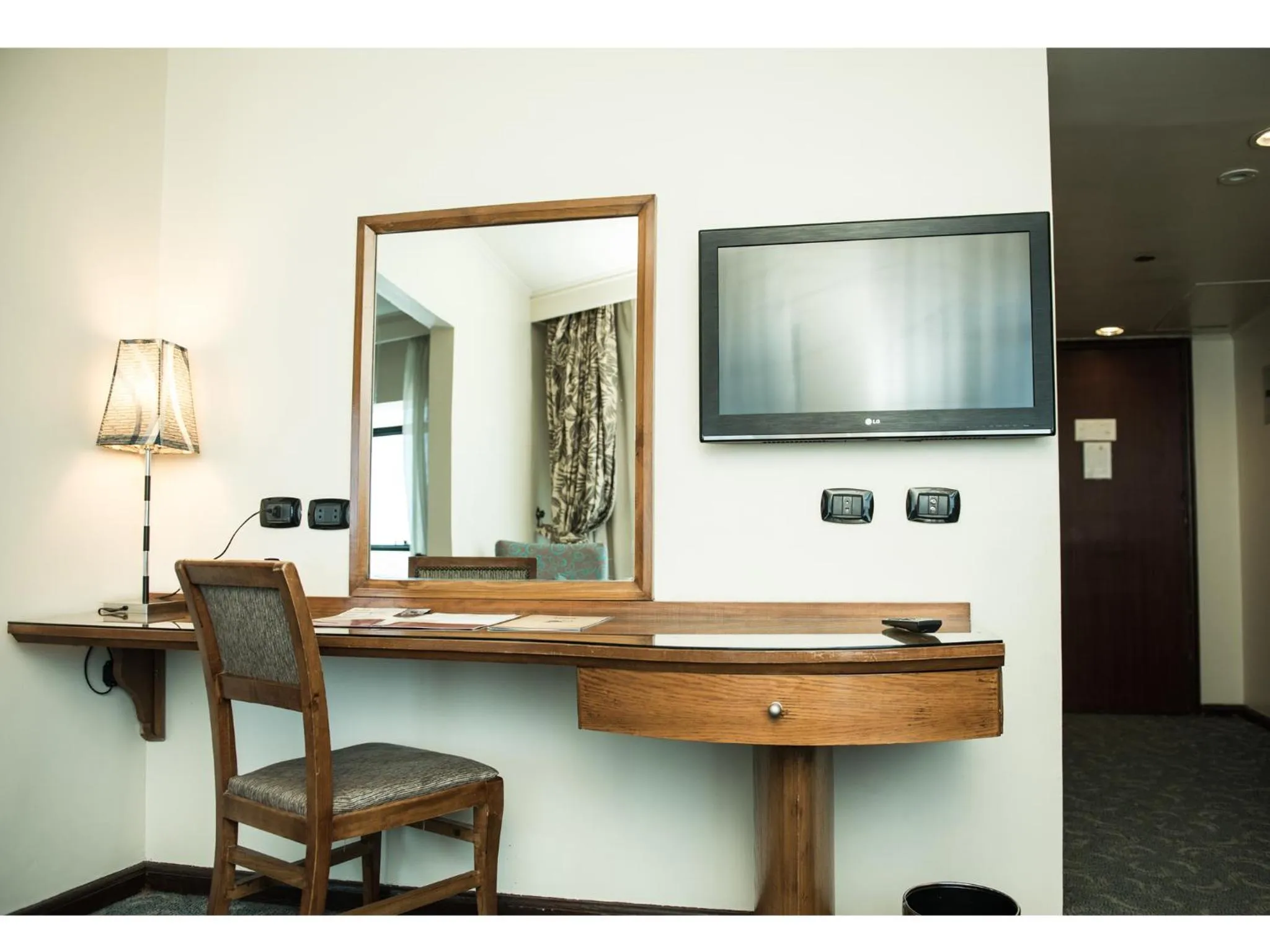 Bedroom in Cherry Maryski Hotel