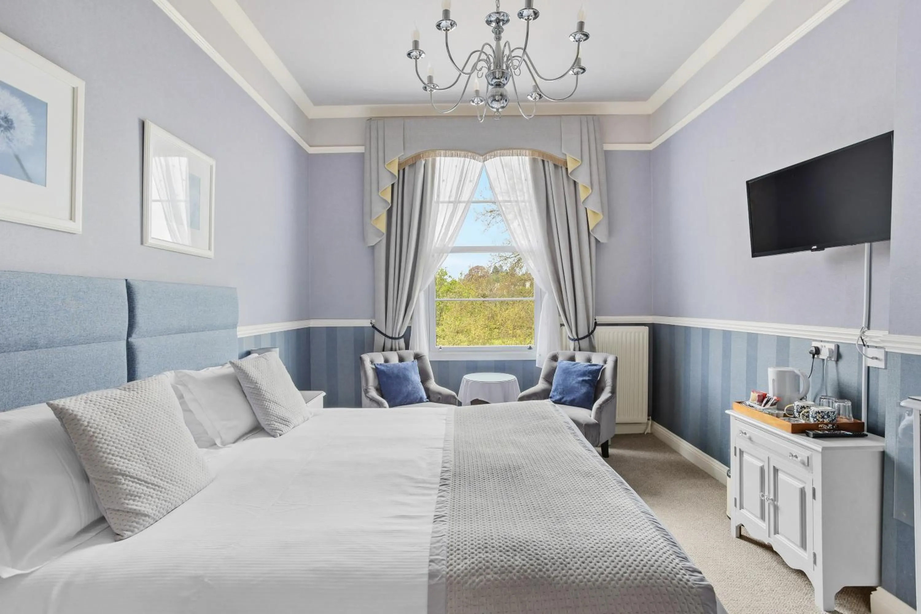 Photo of the whole room, Bed in The Berburry