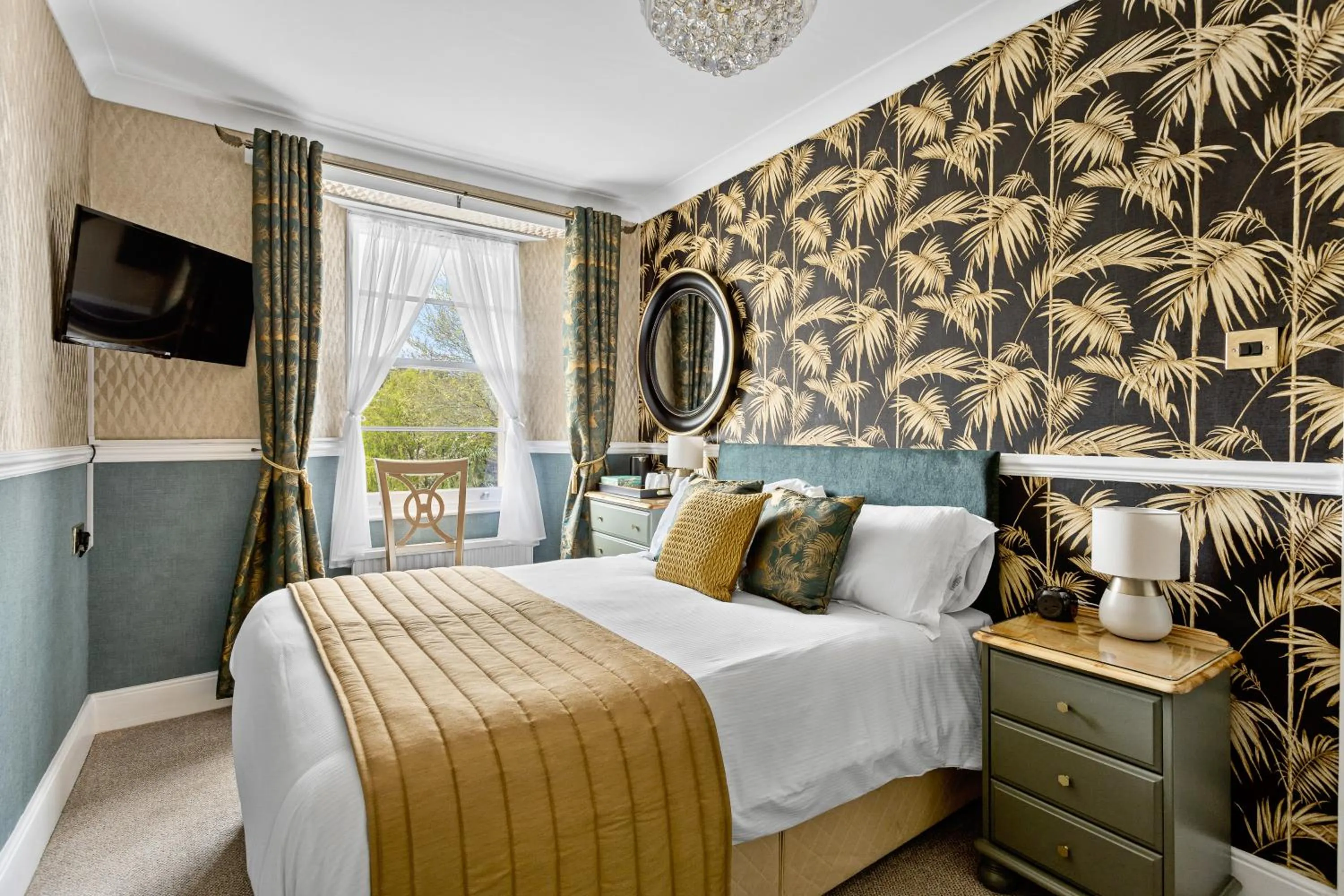 Photo of the whole room, Bed in The Berburry