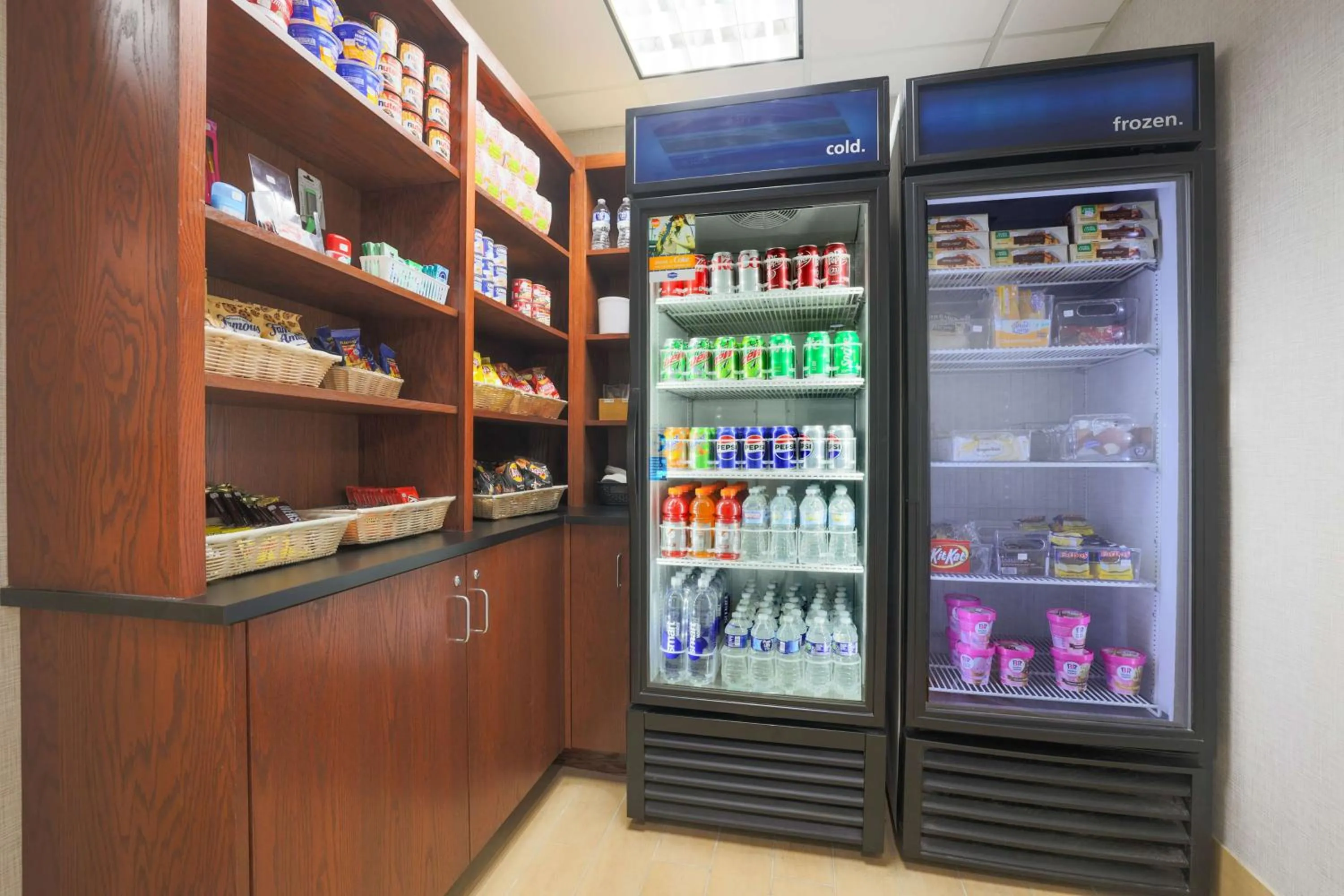 Restaurant/places to eat in Hampton Inn Raleigh/Garner